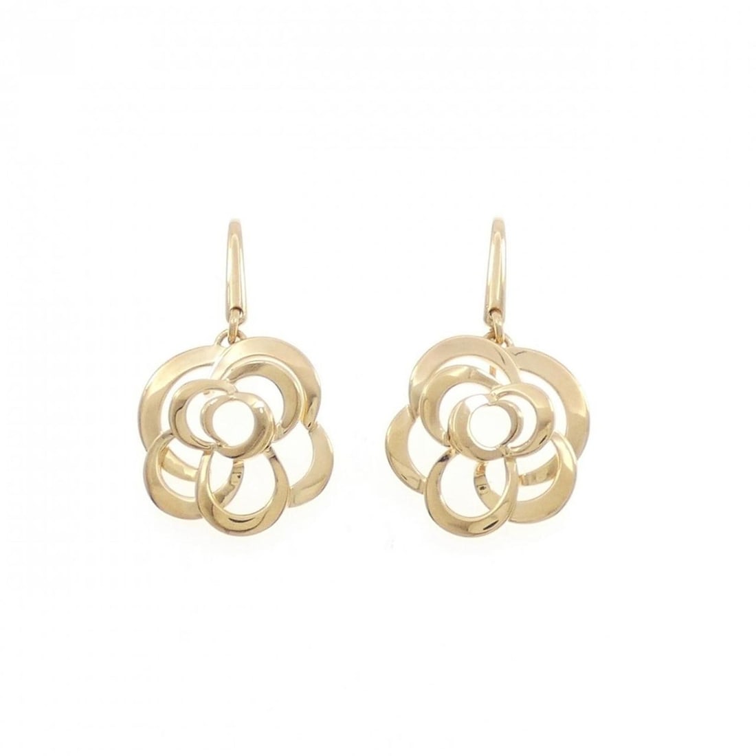 Chanel Camellia Earrings: --- Catalog ---Category: SizeSize (HxWxD): 31.90mm x 19.00mm / 1.26'' x 0.75''Category: DesignType: Stud earringsColor: Yellow goldGender: WomenMaterial: Yellow gold (18K)Category: GeneralBrand: