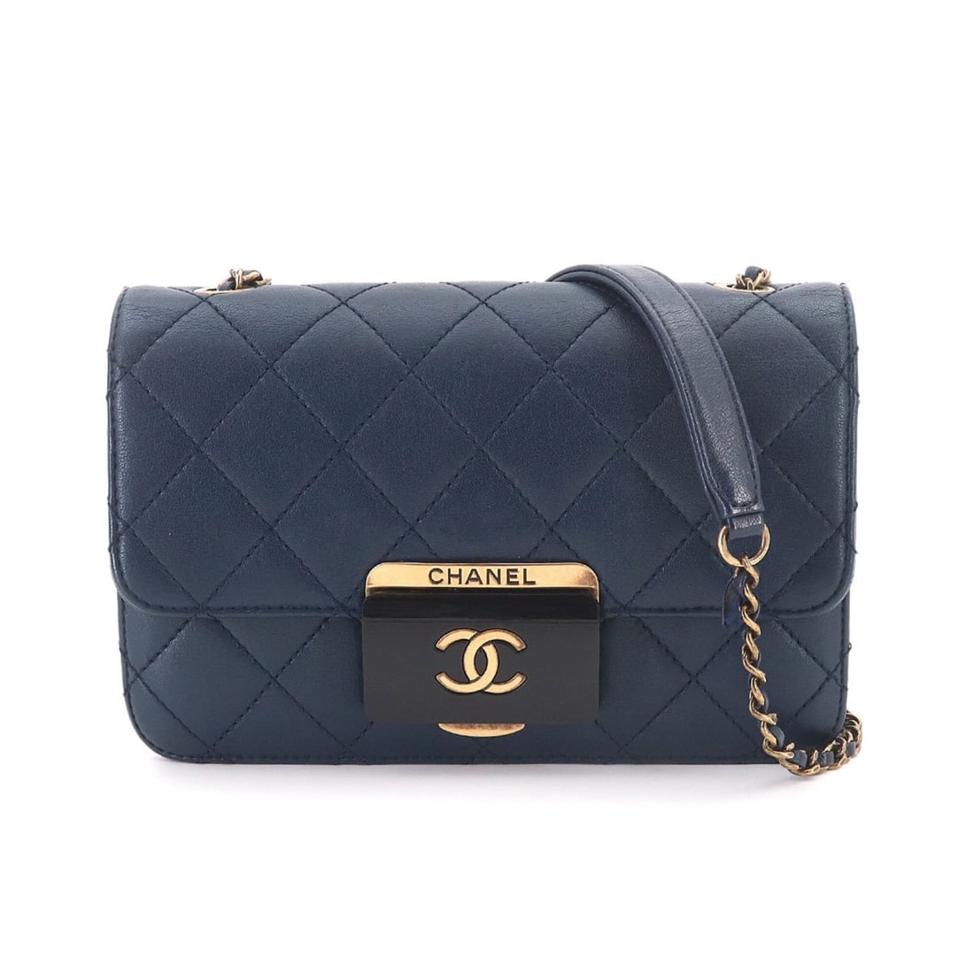 Chanel Beauty Lock Chain Shoulder Handbag, Leather, Navy, A93221, Gold Hardware: --- Catalog ---Category: SizeSize (HxWxD): 13.5cm x 21cm x 5.5cm / 5.31'' x 8.26'' x 2.16''Category: DesignType: Handbag, Shoulder bagColor: NavyGender: WomenMaterial: Leather Category: GeneralMPN: A9