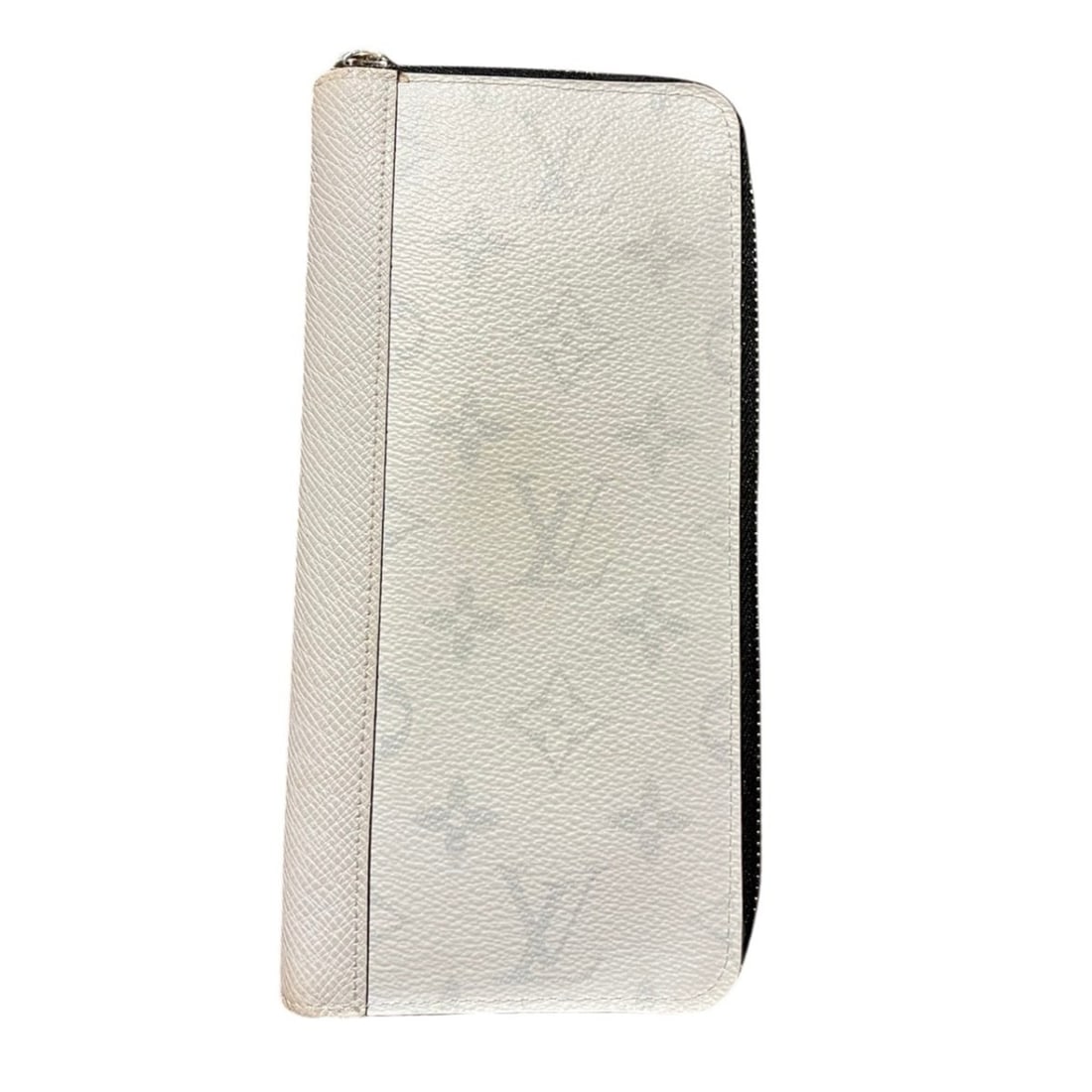 Louis Vuitton Taigarama Zippy Wallet Vertical Long Taiga Leather M31078: --- Catalog ---Category: SizeSize (HxWxD): 20cm x 10cm x 2cm / 7.87'' x 3.93'' x 0.78''Category: DesignType: Long wallet (bi-fold)Color: WhiteGender: MenMaterial: Taigarama Category: GeneralLine: