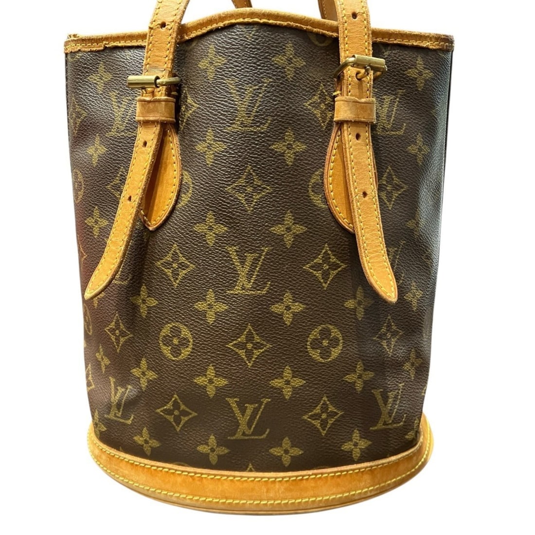Louis Vuitton Petite Bucket Shoulder Bag, Monogram Canvas, M42238: --- Catalog ---Category: SizeSize (HxWxD): 25cm x 27cm x 15.5cm / 9.84'' x 10.62'' x 6.1''Strap Length: 40cm - 58cm / 15.74'' - 22.83''Category: DesignType: Shoulder bagColor: MonogramGender: