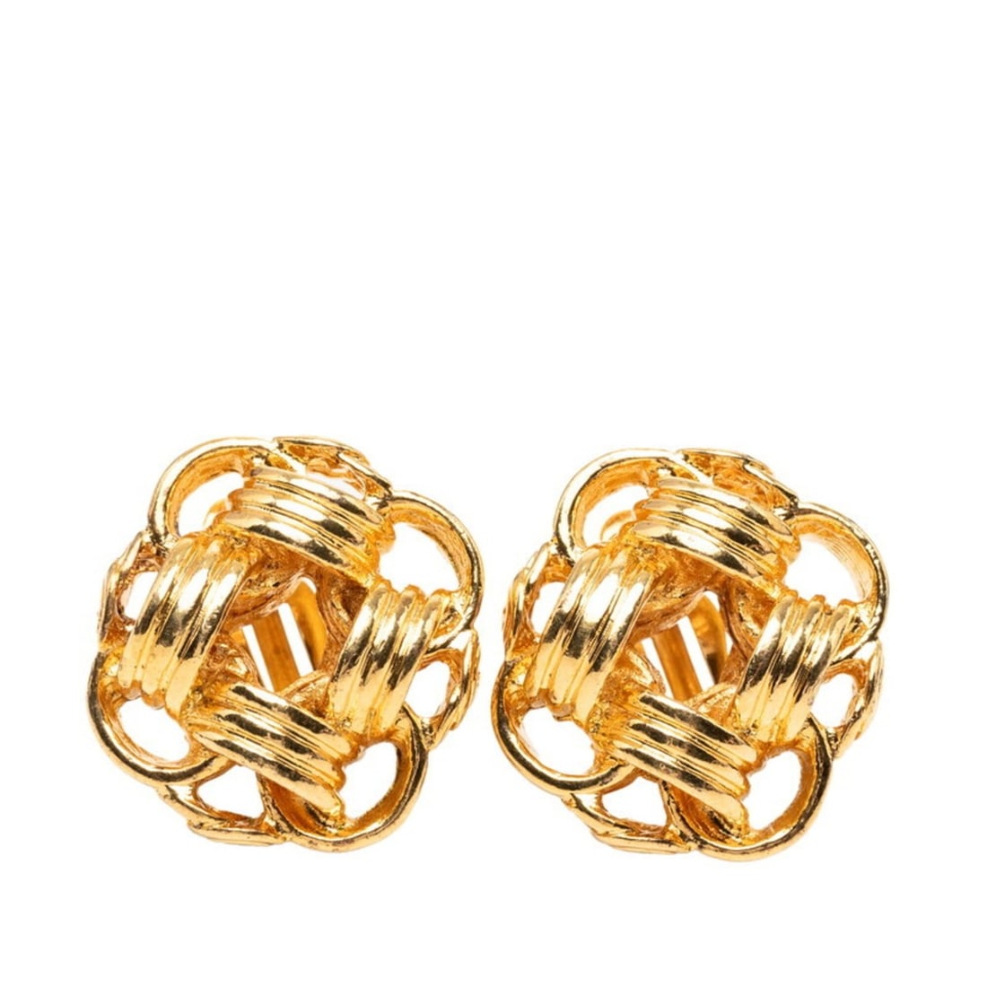 Chanel Coco Mark Vintage Earrings, Gold Plated, Women's CHANEL: --- Catalog ---Category: SizeSize (HxWxD): 24.90mm x 24.20mm / 0.98'' x 0.95''Category: DesignType: Clip earringsColor: GoldGender: WomenCategory: GeneralBrand: Chanel--- Item List ---Section: Conditi
