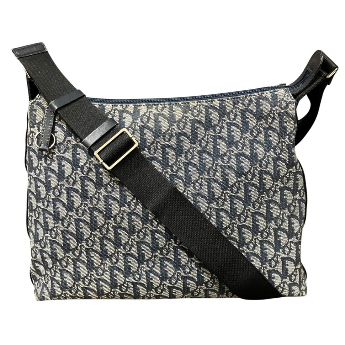 Christian Dior Dior Trotter Shoulder Bag, Canvas and Leather, LOG44130: --- Catalog ---Category: SizeSize (HxWxD): 26cm x 35cm x 10cm / 10.23'' x 13.77'' x 3.93''Category: DesignType: Shoulder bagColor: NavyGender: Women,MenMaterial: Canvas , Leather Category: