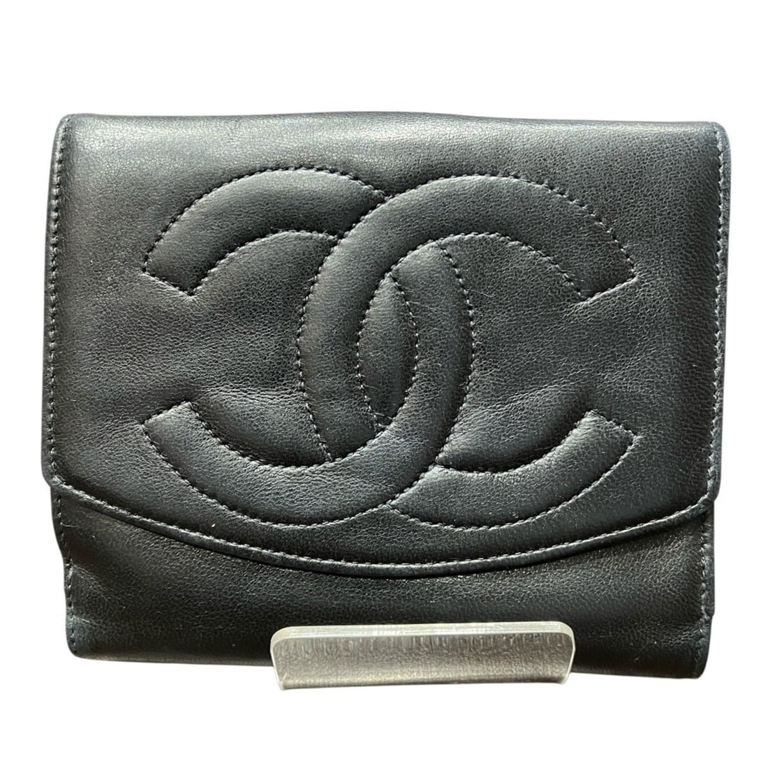 Chanel CHANEL Bi-fold wallet Leather: --- Catalog ---Category: SizeSize (HxWxD): 9.5cm x 11.5cm x 1.5cm / 3.74'' x 4.52'' x 0.59''Category: DesignType: Wallet (bi-fold)Color: BlackGender: Women,MenMaterial: Leather Category: