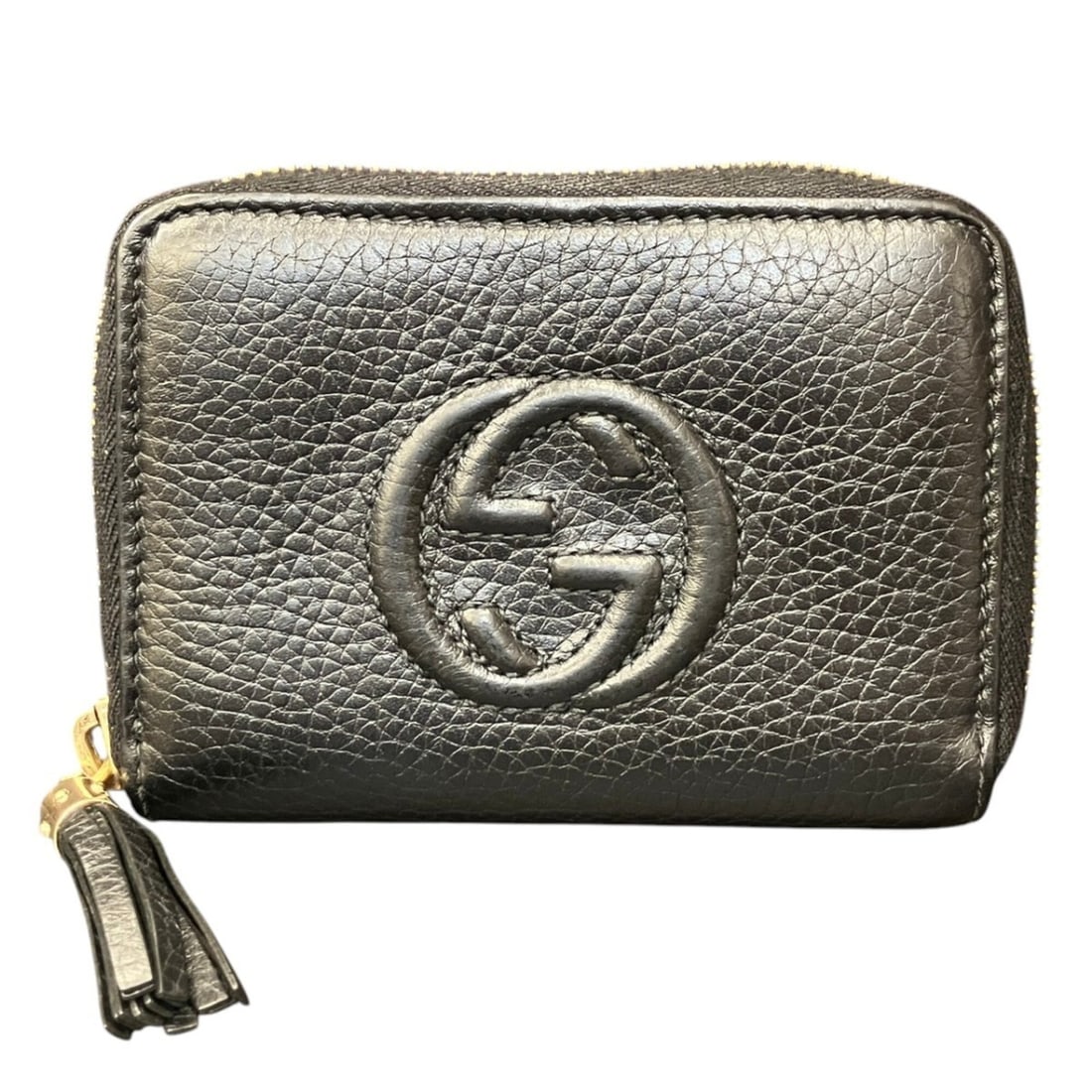 Gucci Soho Leather Wallet/Coin Case 598209: --- Catalog ---Category: SizeSize (HxWxD): 9cm x 13cm x 2.5cm / 3.54'' x 5.11'' x 0.98''Category: DesignType: Coin purse/coin caseColor: BlackGender: Women,MenMaterial: Leather Category: GeneralMPN: 5