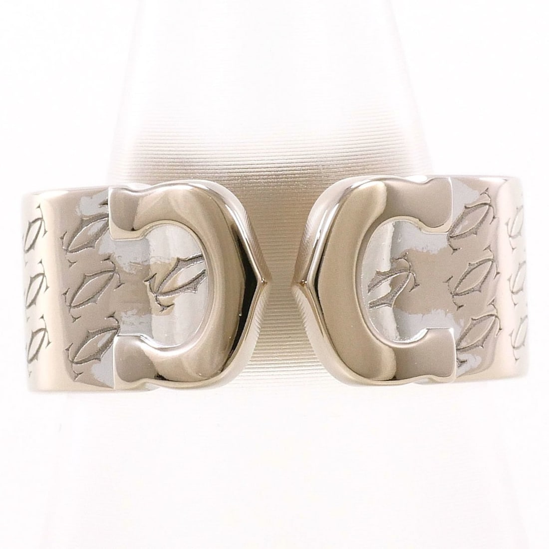 Cartier C2 18K White Gold Ring, Total Weight 11.0g, Like New Condition.: --- Catalog ---Category: SizeJP Size: 9.5US Size: 5Category: DesignType: Band ringColor: White goldGender: WomenMaterial: White gold (18K)Category: GeneralBrand: Cartier--- Item List ---Section: Condi