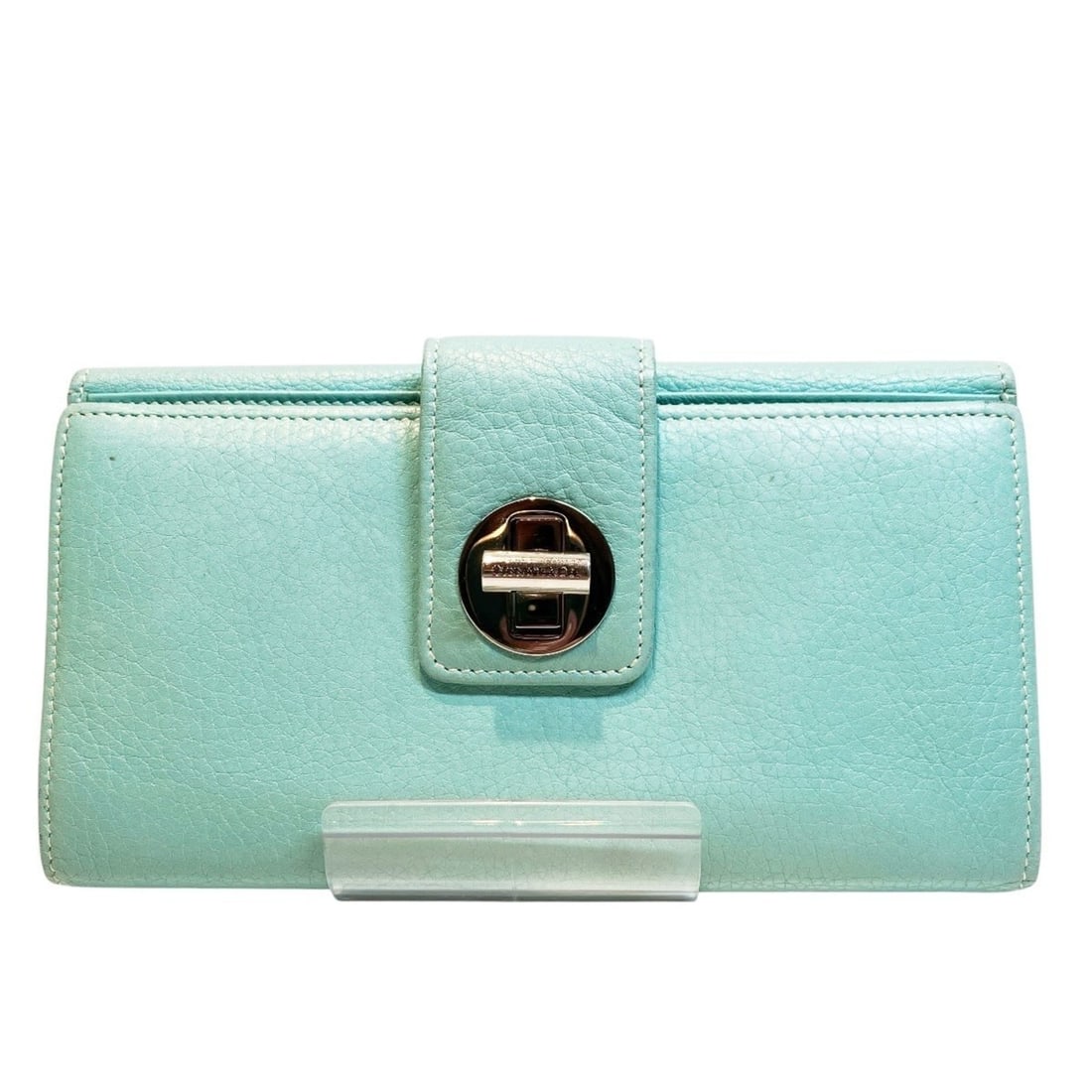 Tiffany & Co. Leather Long Wallet: --- Catalog ---Category: SizeSize (HxWxD): 10.5cm x 19cm x 2.5cm / 4.13'' x 7.48'' x 0.98''Category: DesignType: Long wallet (bi-fold)Color: Blue, Emerald greenGender: WomenMaterial: Leather Category:
