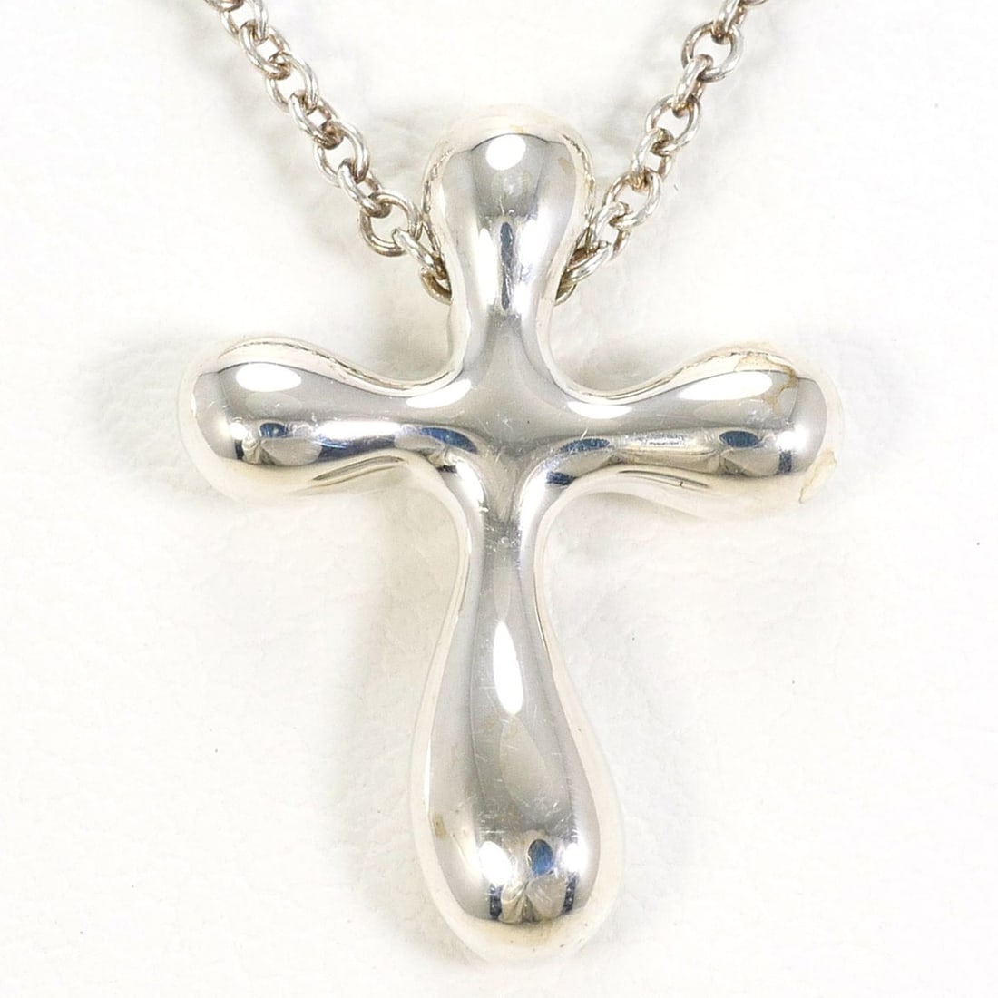 Tiffany & Co. Small Cross Silver Necklace, Total Weight 2.6g, 41cm, Like New Condition. (1 of 9)
