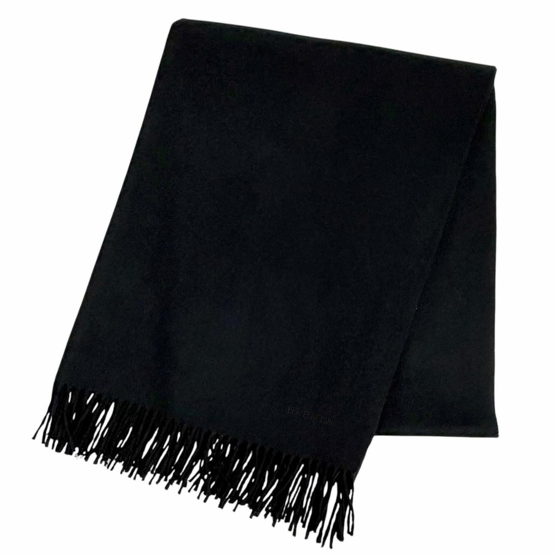 HERMES 100% Cashmere Logo Embroidered Fringe Stole Scarf Shawl Black Made in Scotland Women's: --- Catalog ---Category: SizeSize (LxW): 1.8m x 71cm / 70.86'' x 27.95''Category: DesignType: StoleColor: BlackGender: WomenMaterial: Cashmere Category: GeneralBrand: Hermes--- Item List ---Section: C
