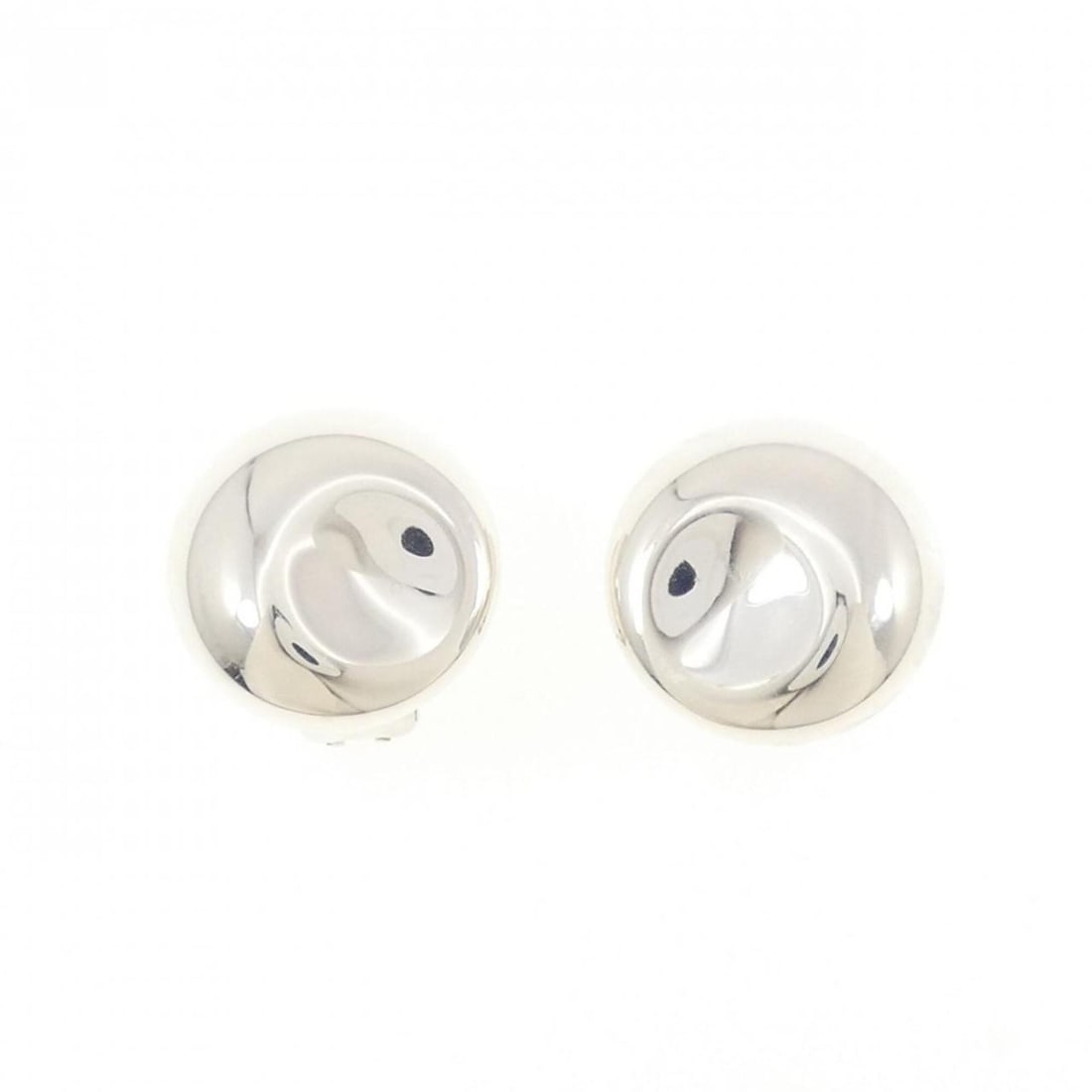 Tiffany & Co. 925 Earrings: --- Catalog ---Category: SizeSize (HxWxD): 18.30mm x 18.30mm / 0.72'' x 0.72''Category: DesignType: Clip earringsGender: WomenMaterial: Silver 925Category: GeneralBrand: Tiffany--- Item List