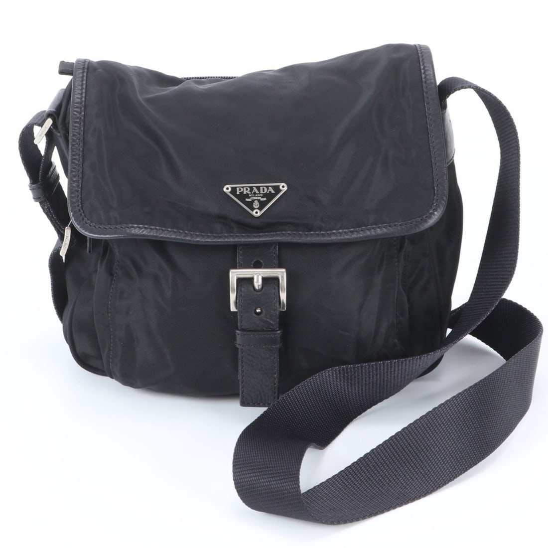 Prada Tessuto Nylon Triangle Logo Leather Shoulder Bag, Crossbody Messenger Bag for Men: --- Catalog ---Category: SizeSize (HxWxD): 20cm x 23cm x 10cm / 7.87'' x 9.05'' x 3.93''Strap Length: 122cm / 48.03''Category: DesignType: Shoulder bagColor: BlackGender: MenMaterial: Nylon , Leather