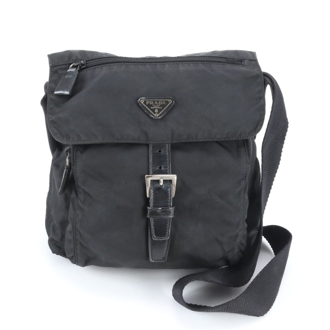 Prada Tessuto Nylon Triangle Logo Leather Shoulder Bag, Crossbody Messenger Black, Men's: --- Catalog ---Category: SizeSize (HxWxD): 20cm x 23cm x 12cm / 7.87'' x 9.05'' x 4.72''Strap Length: 98cm / 38.58''Category: DesignType: Shoulder bagColor: BlackGender: MenMaterial: Nylon , Leather C