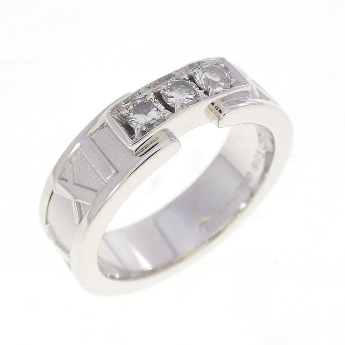 Tiffany Atlas Ring: --- Catalog ---Category: SizeJP Size: 8US Size: 4.5Category: DesignType: Band ringColor: White goldStone: DiamondGender: WomenMaterial: White gold (18K)Category: GeneralBrand: Tiffany--- Item List ---