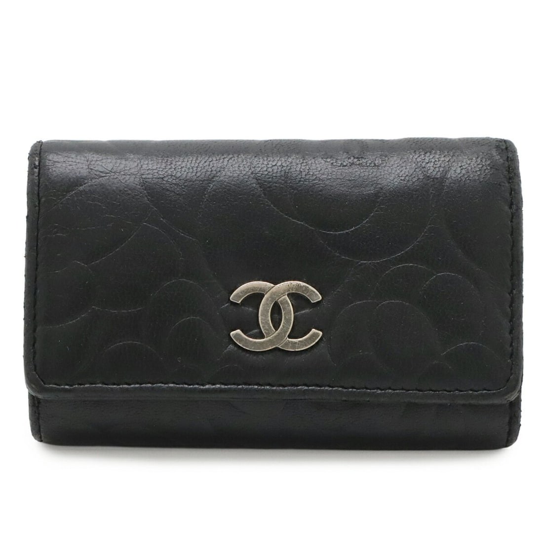 CHANEL Camellia Coco Mark 6-Key Case Leather Black A47436: --- Catalog ---Category: DesignType: KeycaseColor: BlackGender: WomenMaterial: Leather Category: GeneralMPN: A47436Brand: ChanelCategory: Physical PropertiesSize (HxWxD): 6.5cm x 10.5cm / 2.55'' x