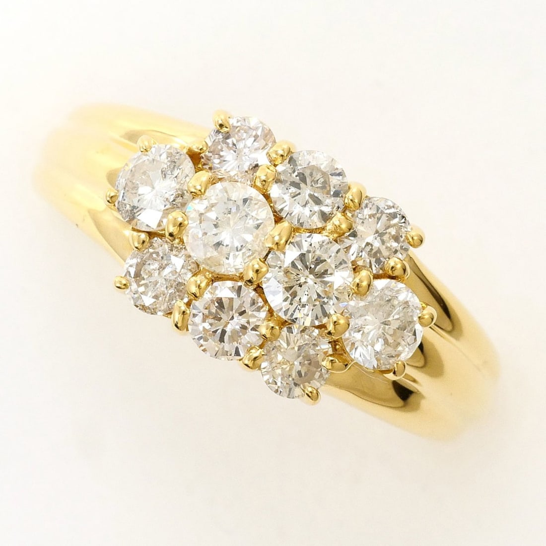 18K (18-karat) Yellow Gold Ring with 1 Diamond (1.10ct), Certificate of Authenticity, Total Weight: --- Catalog ---Category: SizeWidth: 8mm / 0.31''Weight: 4.5g / 0.15oz.JP Size: 14US Size: 7Category: DesignType: Band ringColor: Yellow goldMetal: GoldStone: DiamondGender: WomenMaterial: Yellow gold 