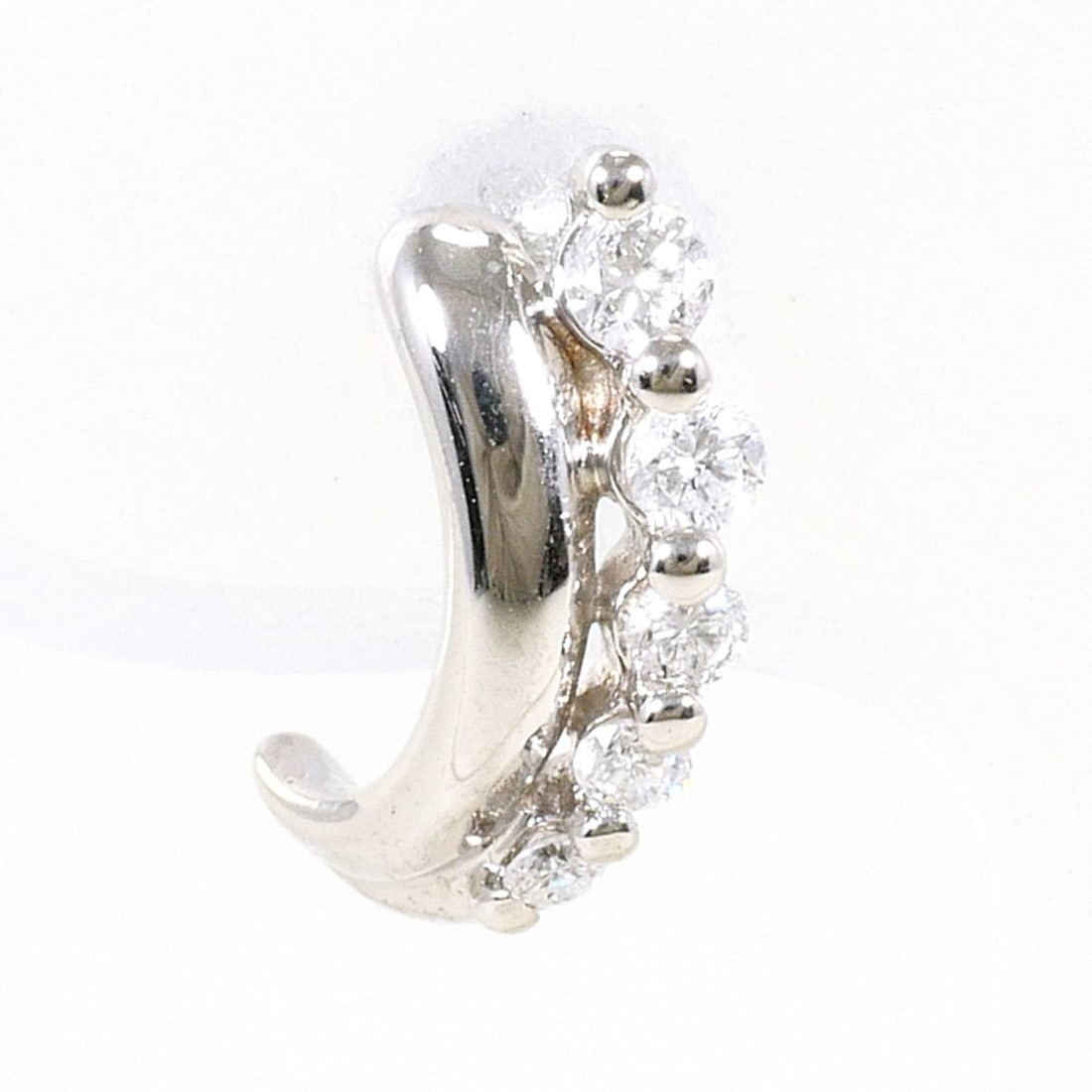 Platinum (PT) single earring with 0.1ct diamond, total weight 1.1g, like new condition. (1 of 13)