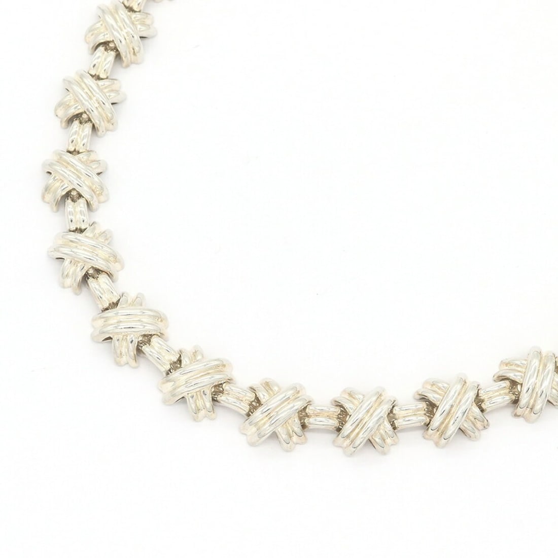 Tiffany & Co. Signature Necklace, Sterling Silver 925 Choker, Women's.: --- Catalog ---Category: SizeNeck Circumference: 39 cm / 15.35''Category: DesignGender: WomenMaterial: Sterling silver 925Necklace Type: NecklaceCategory: GeneralBrand: Tiffany--- Item List ---Section