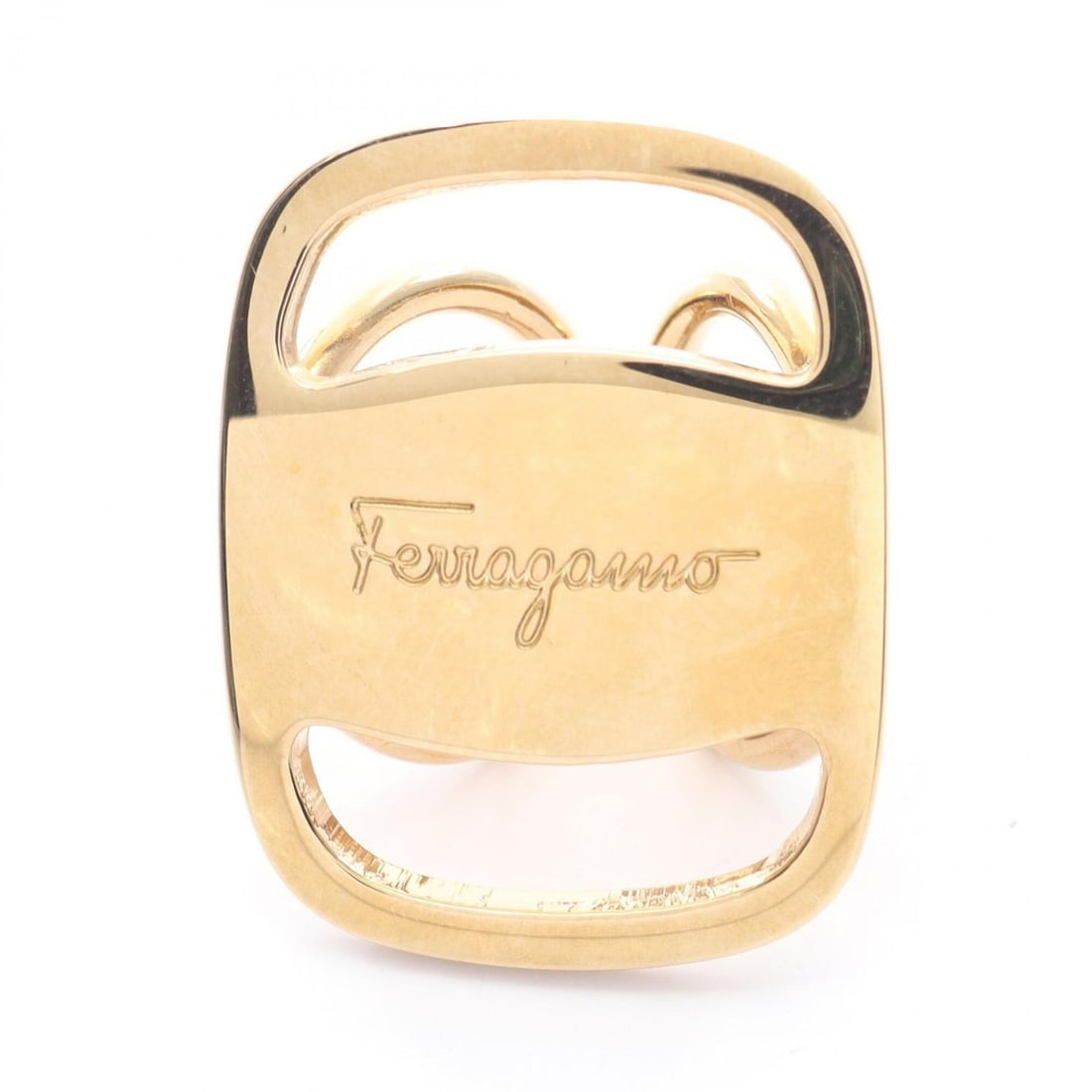 Salvatore Ferragamo Vara Scarf Ring Accessory GP Women's Gold Tone: --- Catalog ---Category: DesignType: Scarf ringColor: GoldGender: WomenCategory: GeneralBrand: Salvatore FerragamoCategory: Physical PropertiesSize (HxWxD): 3.7cm x 2.8cm / 1.45'' x 1.1''--- Item List