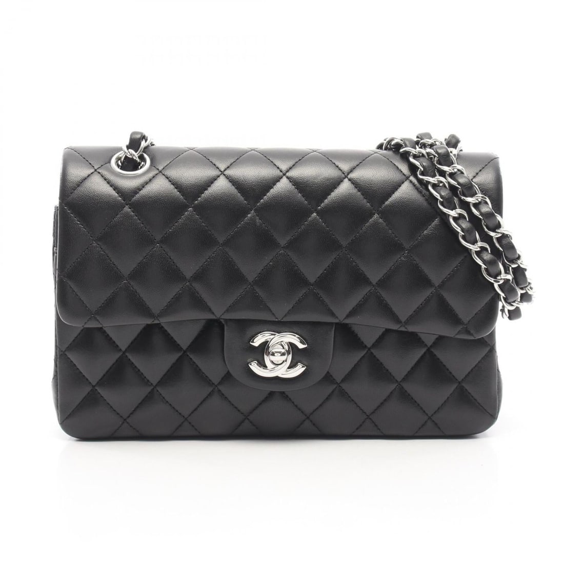 Chanel Matelassé Double Flap Shoulder Bag/Handbag, Lambskin Leather, Women's, Black (A01113): --- Catalog ---Category: SizeSize (HxWxD): 14cm x 23cm x 6cm / 5.51'' x 9.05'' x 2.36''Category: DesignType: Handbag, Shoulder bagColor: BlackGender: WomenMaterial: Leather Leather/Fur Type: