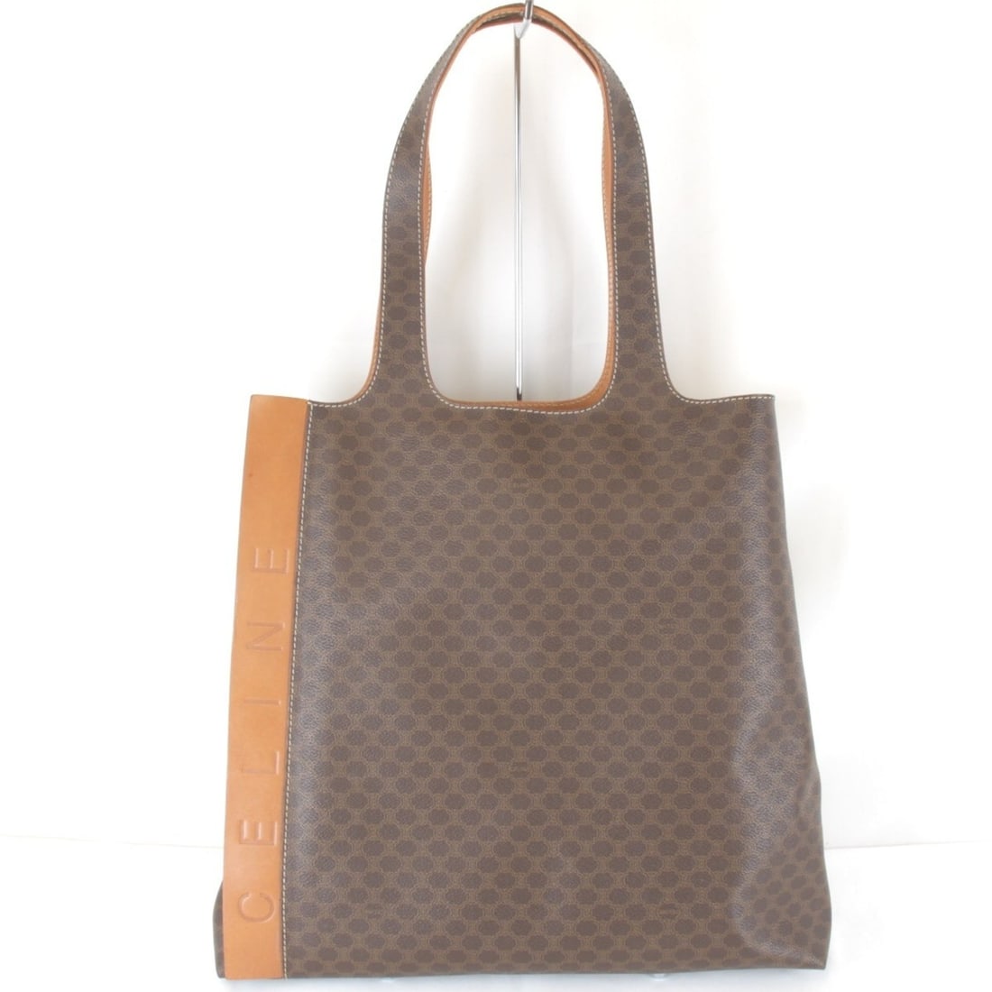 CELINE Macadam pattern leather handbag / brown women's: --- Catalog ---Category: SizeWeight: 800g / 1.76lb.Size (HxWxD): 36cm x 38cm x 10cm / 14.17'' x 14.96'' x 3.93''Handle Length: 55cm / 21.65''Category: DesignType: HandbagColor: BrownGender: WomenMater