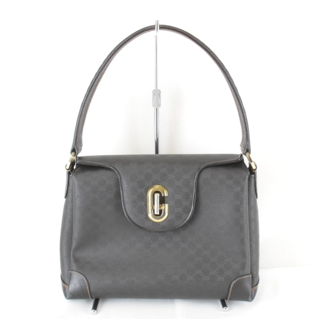GUCCI Turnlock Old Gucci Shoulder Bag Micro GG Black Women's: --- Catalog ---Category: SizeWeight: 680g / 1.49lb.Size (HxWxD): 20cm x 26cm x 11cm / 7.87'' x 10.23'' x 4.33''Handle Length: 44cm / 17.32''Category: DesignType: Shoulder bagColor: BlackGender: WomenC