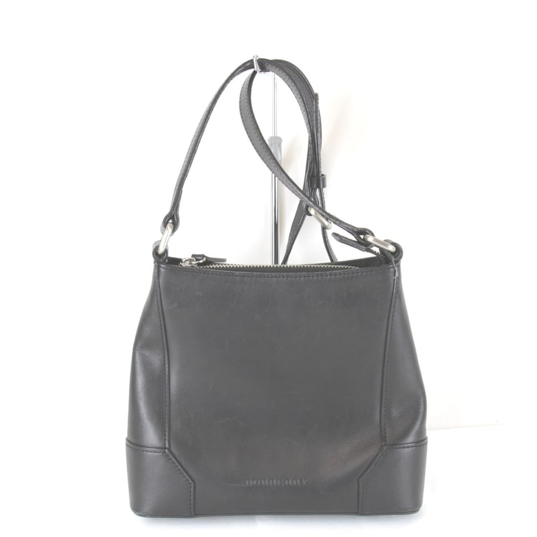 BURBERRY Mini Shoulder Bag, Leather, Black, Women's: --- Catalog ---Category: SizeWeight: 390g / 13.75oz.Size (HxWxD): 18cm x 22cm x 5.5cm / 7.08'' x 8.66'' x 2.16''Strap Length: 104cm / 40.94''Category: DesignType: Shoulder bagColor: BlackGender: Women