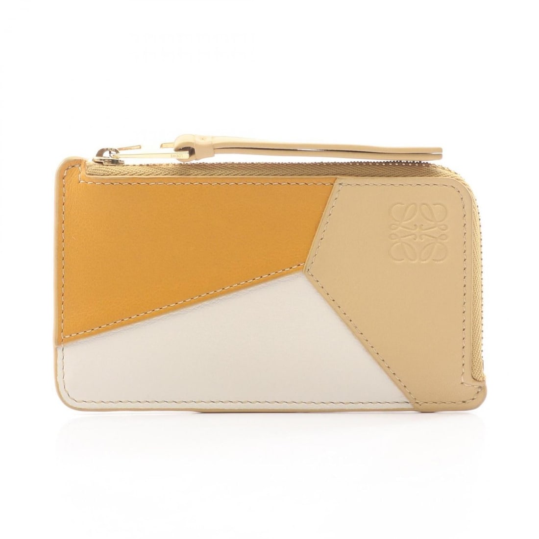 Loewe Puzzle Card Holder Wallet/Coin Purse Leather Women's Brown/Beige/White C510Z40X27: --- Catalog ---Category: SizeSize (HxWxD): 7cm x 12.5cm x 5.00mm / 2.75'' x 4.92'' x 0.19''Category: DesignType: Coin purse/coin caseColor: Beige, Brown, WhiteGender: WomenMaterial: Leather Category: 