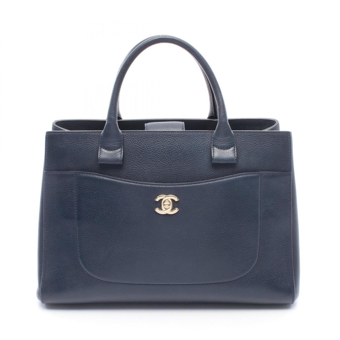 Chanel Neo Executive Tote Bag Handbag Leather Women's Navy A69930: --- Catalog ---Category: SizeSize (HxWxD): 23cm x 33cm x 14cm / 9.05'' x 12.99'' x 5.51''Category: DesignType: Handbag, Tote bagColor: NavyGender: WomenMaterial: Leather Category: GeneralMPN: A69930Br