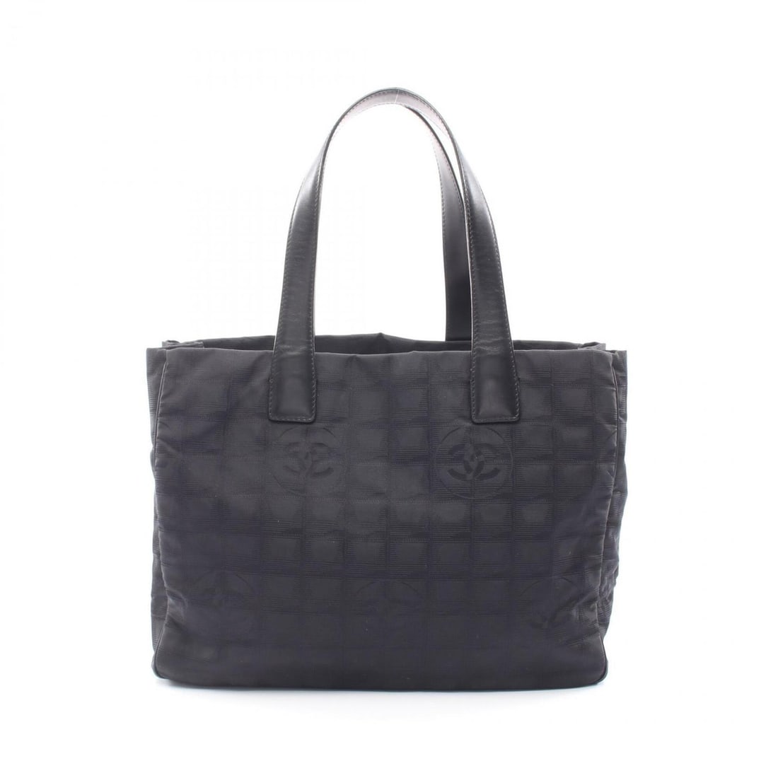 Chanel New Travel Line MM Tote Bag Handbag Leather Nylon Canvas Women's Black A15991: --- Catalog ---Category: SizeSize (HxWxD): 25cm x 34cm x 14.5cm / 9.84'' x 13.38'' x 5.7''Category: DesignType: Handbag, Tote bagColor: BlackGender: WomenMaterial: Leather , Nylon canvas Category: Gen