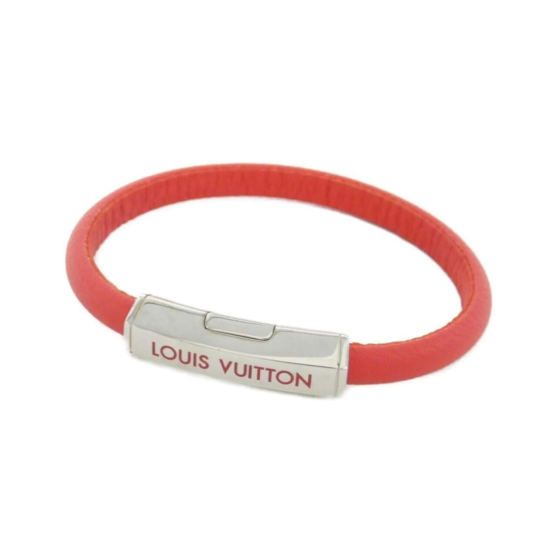 Louis Vuitton Clip It M8120 Bracelet: --- Catalog ---Category: SizeLength: 17cm / 6.69''Category: DesignType: Charm braceletColor: Rouge, SilverGender: WomenMaterial: LeatherLeather/Fur Type: CalfskinCategory: GeneralMPN: M8120Brand: Loui