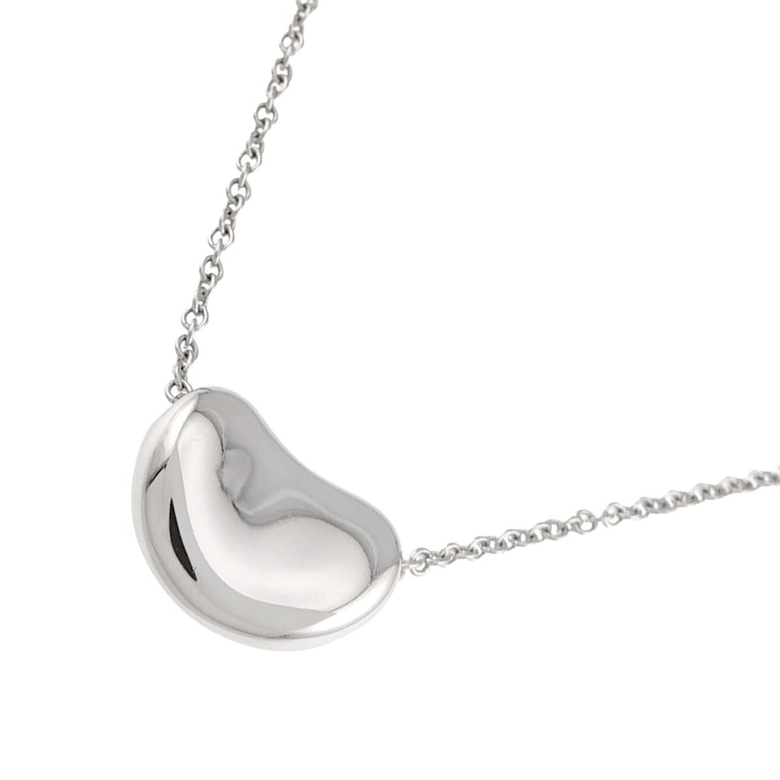 Tiffany & Co. Bean Necklace, 40cm, Platinum (Pt): --- Catalog ---Category: SizePendant Size: 7.7mm x 10.8mm / 0.3'' x 0.42''Neck Circumference: 40 cm / 15.74''Category: DesignGender: WomenMaterial: Platinum 950Necklace Type: NecklaceCategory: General