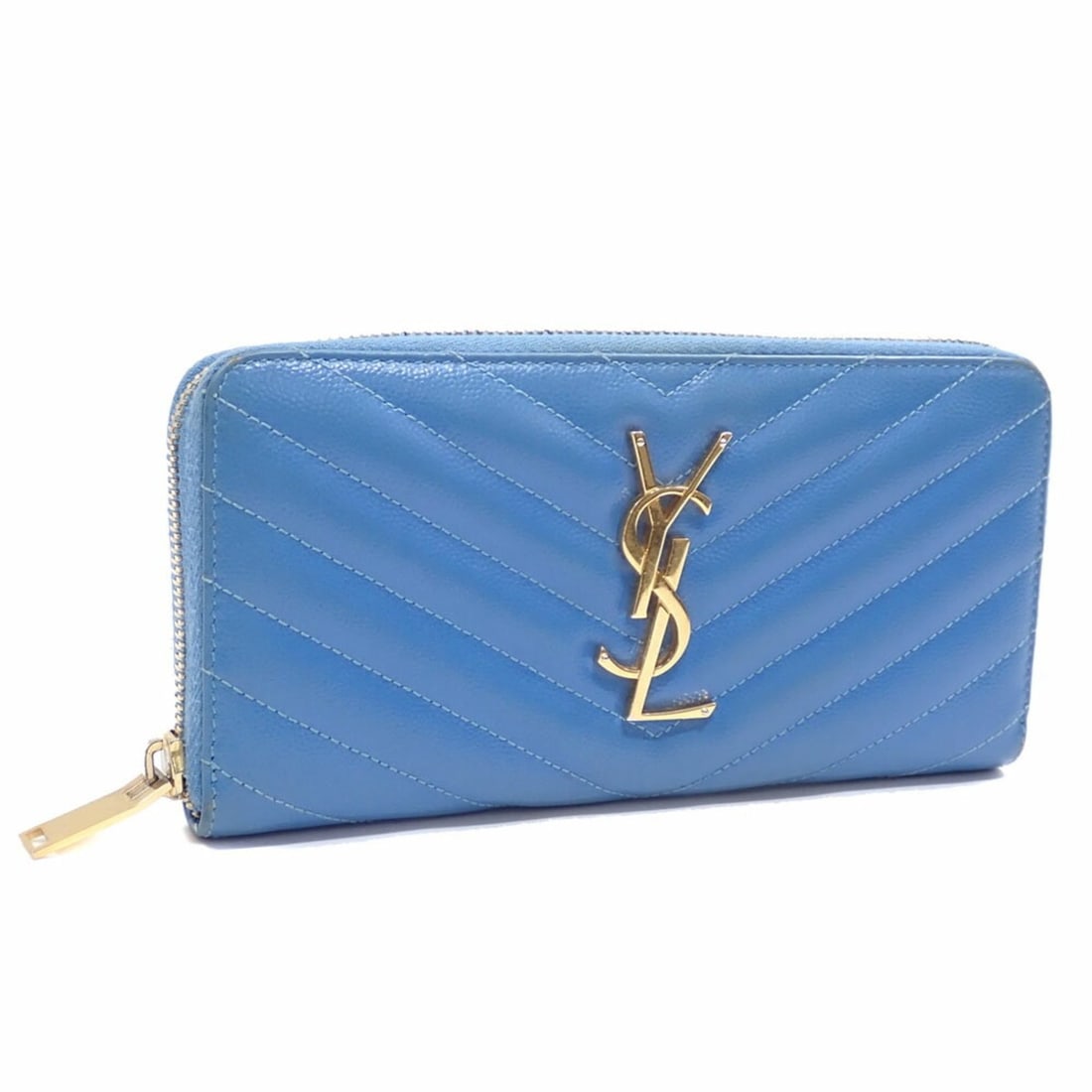 Saint Laurent Round Long Wallet for Women, Light Blue Leather, 35809: --- Catalog ---Category: SizeSize (HxWxD): 10cm x 19cm x 2.5cm / 3.93'' x 7.48'' x 0.98''Category: DesignType: Long wallet (bi-fold)Color: Light blueGender: WomenMaterial: Leather Category: GeneralBra
