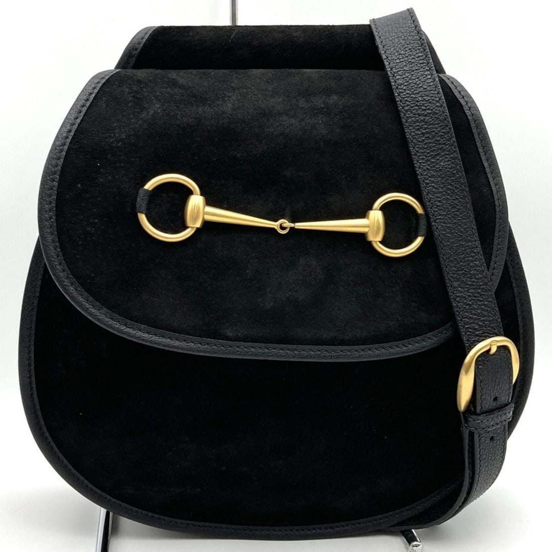 GUCCI 003 2113 0034 Horsebit Body Bag Shoulder Suede Leather Black Women's: --- Catalog ---Category: SizeSize (HxWxD): 26cm x 27cm x 6cm / 10.23'' x 10.62'' x 2.36''Category: DesignType: Shoulder bag, Sling bagColor: BlackGender: WomenMaterial: Suede , Leather Category: Gener