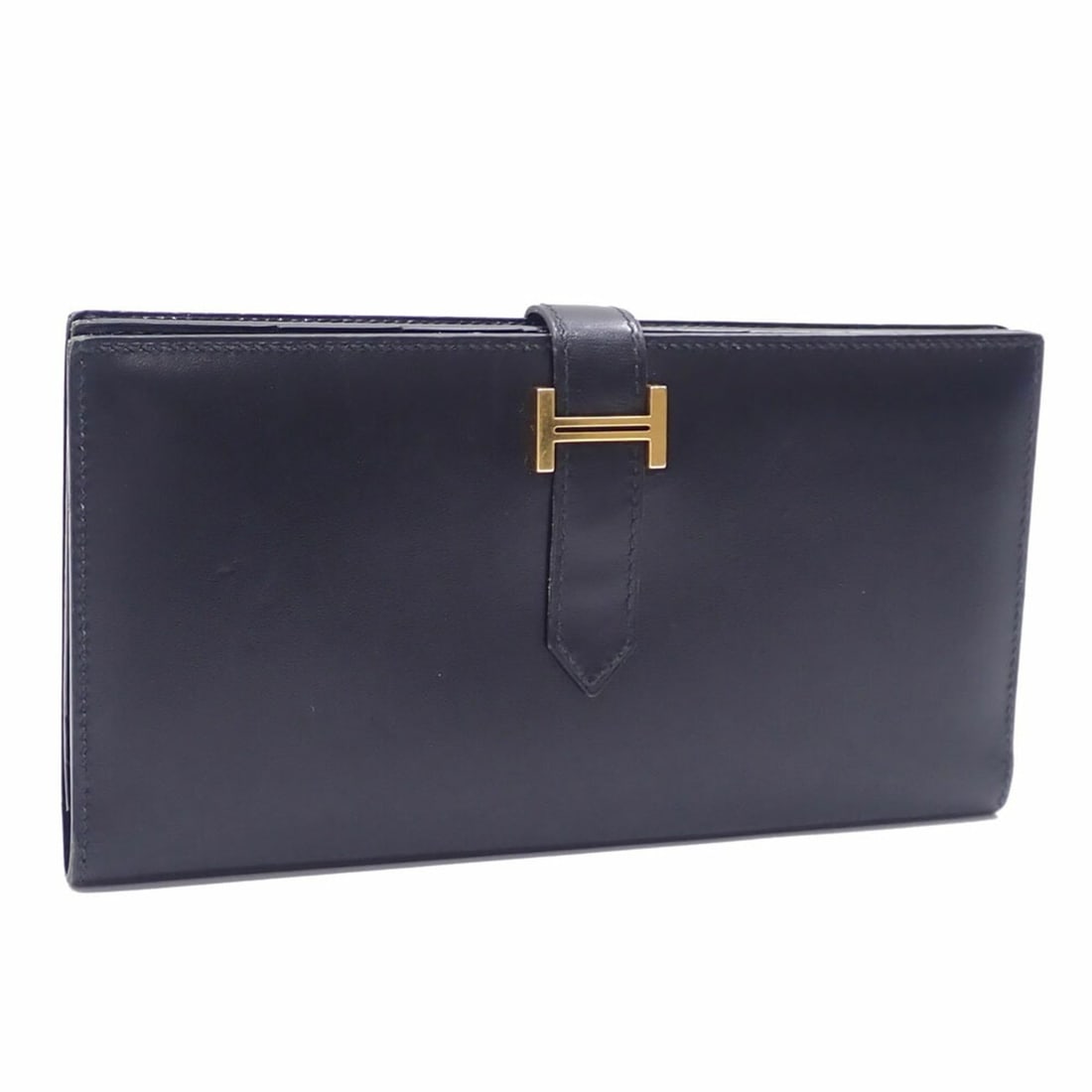 Hermes Bearn Bi-fold Long Wallet for Women, Black, Box Calf Leather, C Stamp, Circa 2018.: --- Catalog ---Category: SizeSize (HxWxD): 9cm x 17.5cm x 1.5cm / 3.54'' x 6.88'' x 0.59''Category: DesignType: Long wallet (bi-fold)Color: BlackGender: WomenMaterial: Box calf leather Category: Gener