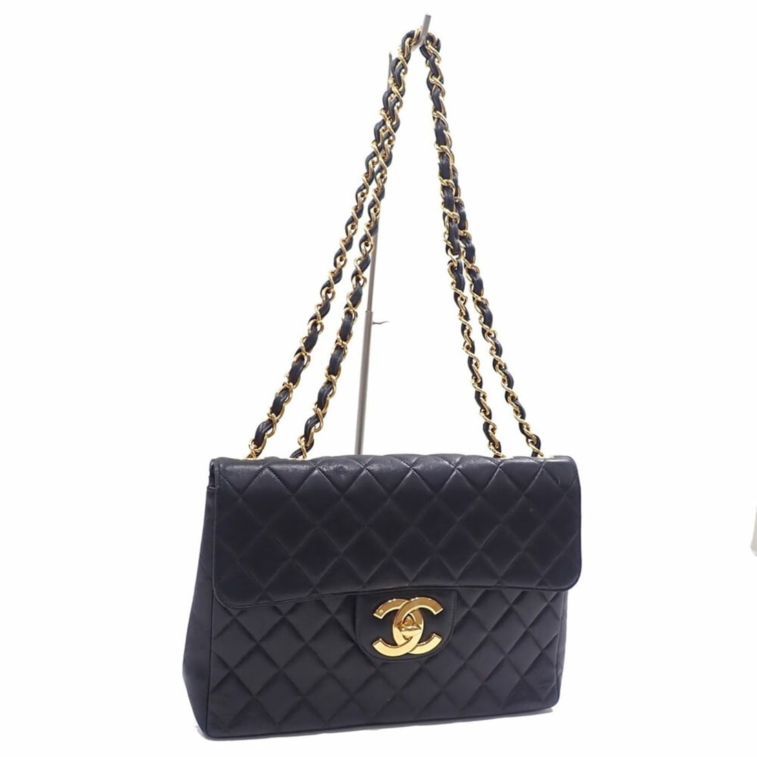 Chanel Chain Shoulder Bag, Large Matelassé 30, Women's, Black, Lambskin Leather, Coco Mark: --- Catalog ---Category: SizeSize (HxWxD): 21cm x 30cm x 8.5cm / 8.26'' x 11.81'' x 3.34''Category: DesignType: Shoulder bagColor: BlackGender: WomenMaterial: Leather Leather/Fur Type: LambskinCategor