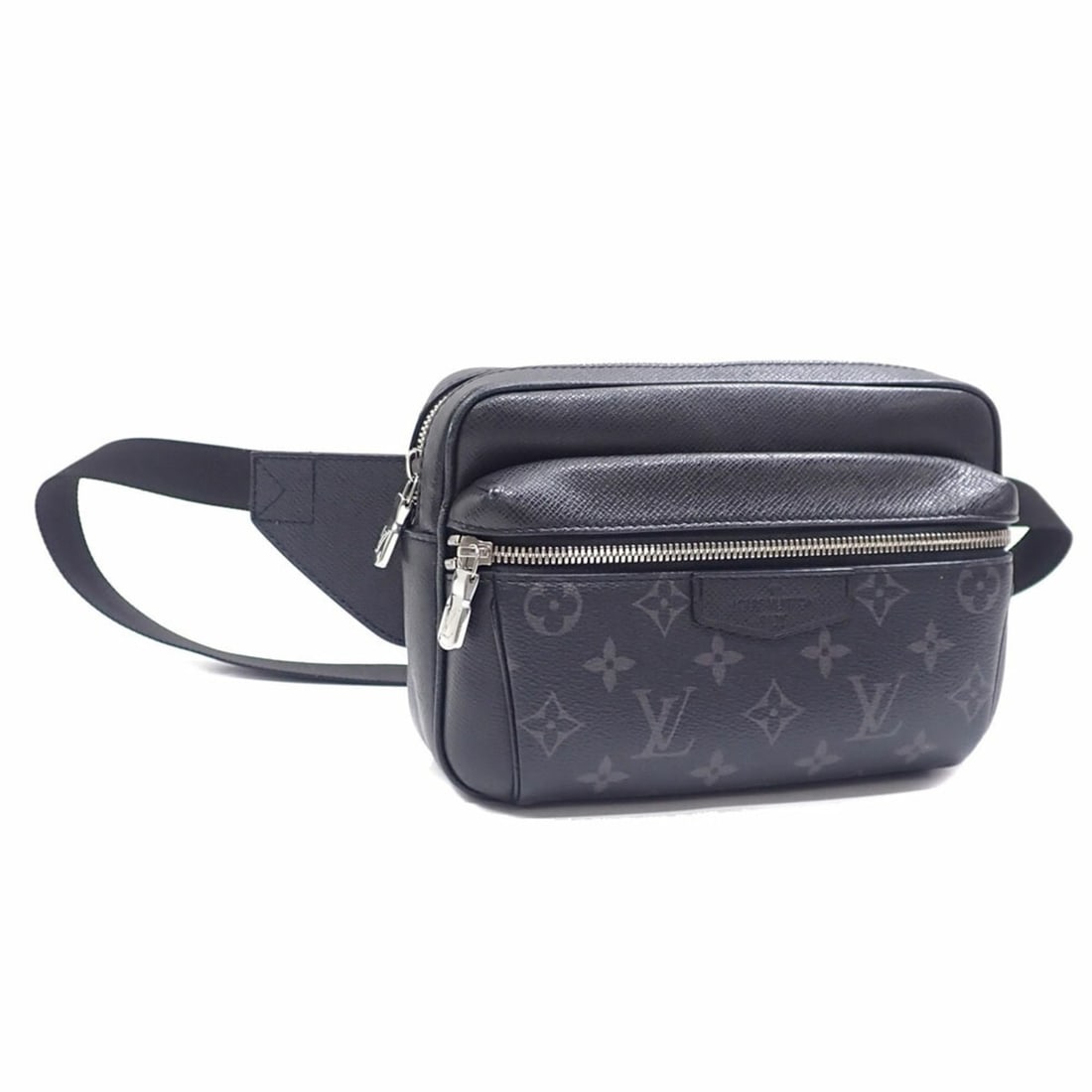 Louis Vuitton Taigarama Bumbag Outdoor Men's Body Bag M30245 Noir Black Waist: --- Catalog ---Category: SizeSize (HxWxD): 15cm x 21cm x 8cm / 5.9'' x 8.26'' x 3.14''Category: DesignType: Sling bagColor: NoirGender: MenMaterial: Taigarama Category: GeneralLine: TaigaramaBrand: Lo