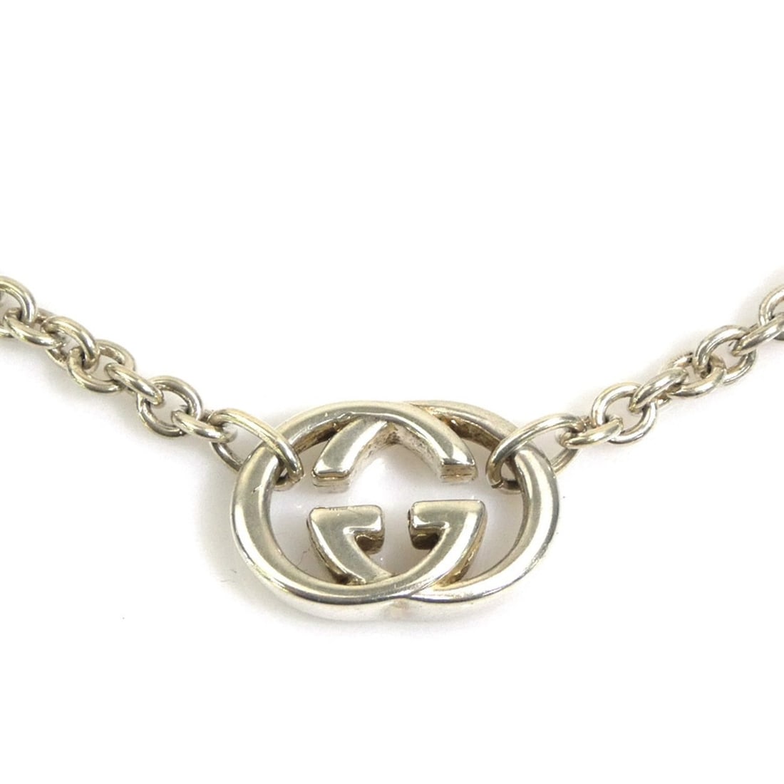 Gucci necklace, sterling silver (925), men's, h32275k: --- Catalog ---Category: SizePendant Size: 15mm x 23mm / 0.59'' x 0.9''Neck Circumference: 41 cm / 16.14''Category: DesignColor: SilverGender: MenMaterial: Silver 925Necklace Type: NecklaceCategory: G