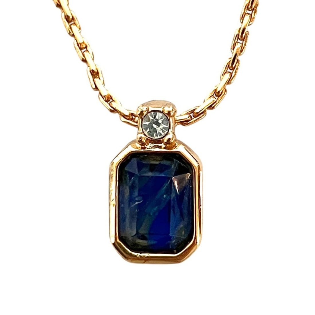 Christian Dior Vintage Colored Stone Necklace GP Gold Color Women's: --- Catalog ---Category: SizePendant Size: 13mm x 7mm / 0.51'' x 0.27''Neck Circumference: 42.5 cm / 16.73''Category: DesignColor: GoldGender: WomenNecklace Type: NecklaceCategory: GeneralBrand: Chris