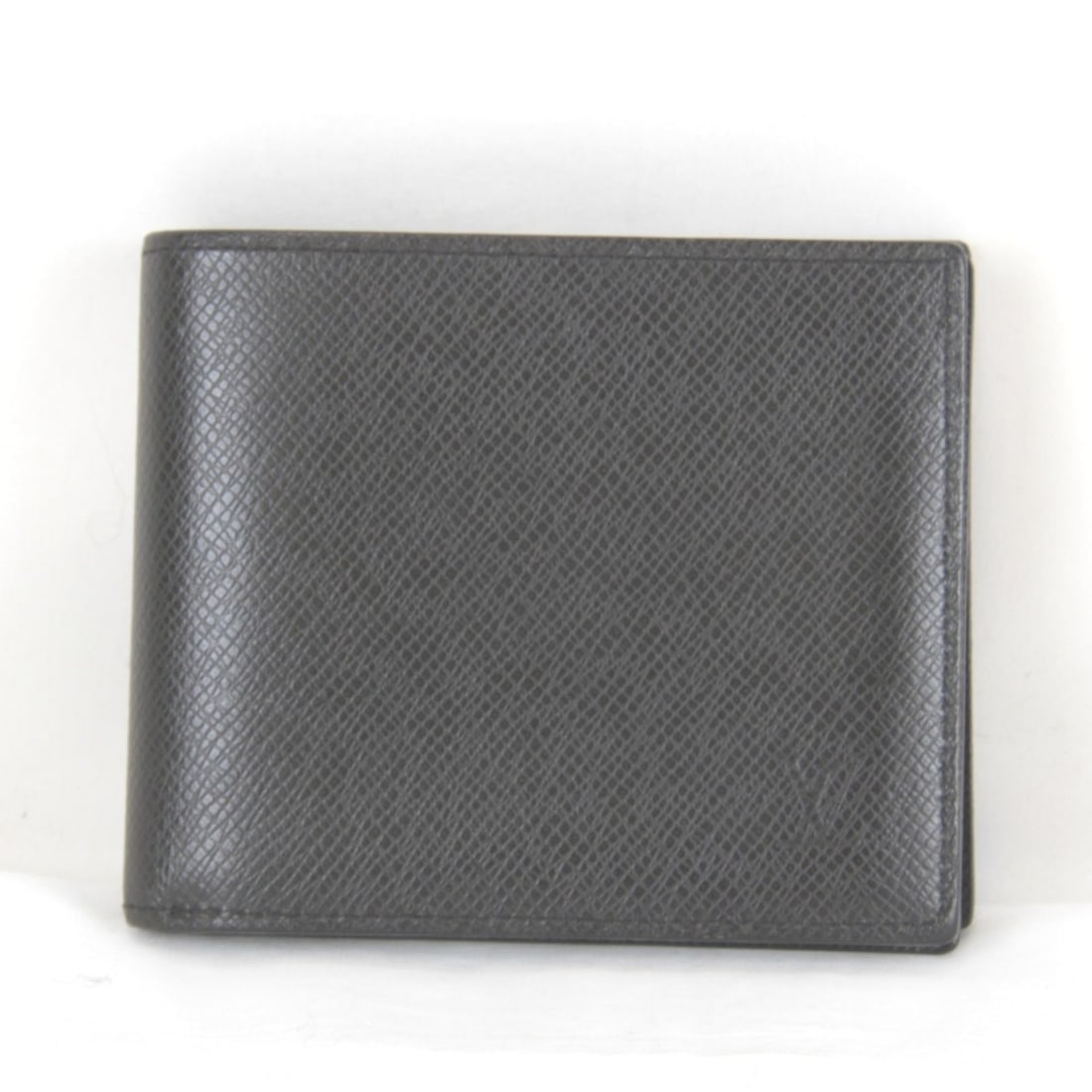 LOUIS VUITTON Louis Vuitton Portefeuille Amerigo NM M62045 Bi-fold Wallet Taiga Black Men's: --- Catalog ---Category: SizeSize (HxWxD): 9cm x 11cm x 1.5cm / 3.54'' x 4.33'' x 0.59''Category: DesignType: Wallet (bi-fold)Color: BlackGender: MenMaterial: Taiga leather Category: GeneralLine: Taig