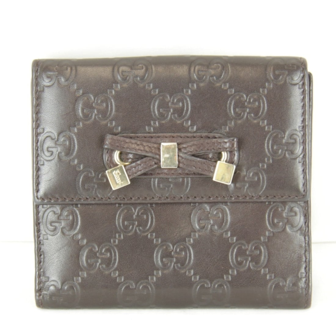 GUCCI W Ribbon Bi-fold Wallet 167465.2184, Shima Leather, Brown, Women's: --- Catalog ---Category: SizeWeight: 130g / 4.58oz.Size (HxWxD): 11.5cm x 12cm x 2cm / 4.52'' x 4.72'' x 0.78''Category: DesignType: Wallet (bi-fold)Color: BrownGender: WomenMaterial: GG leather Categ