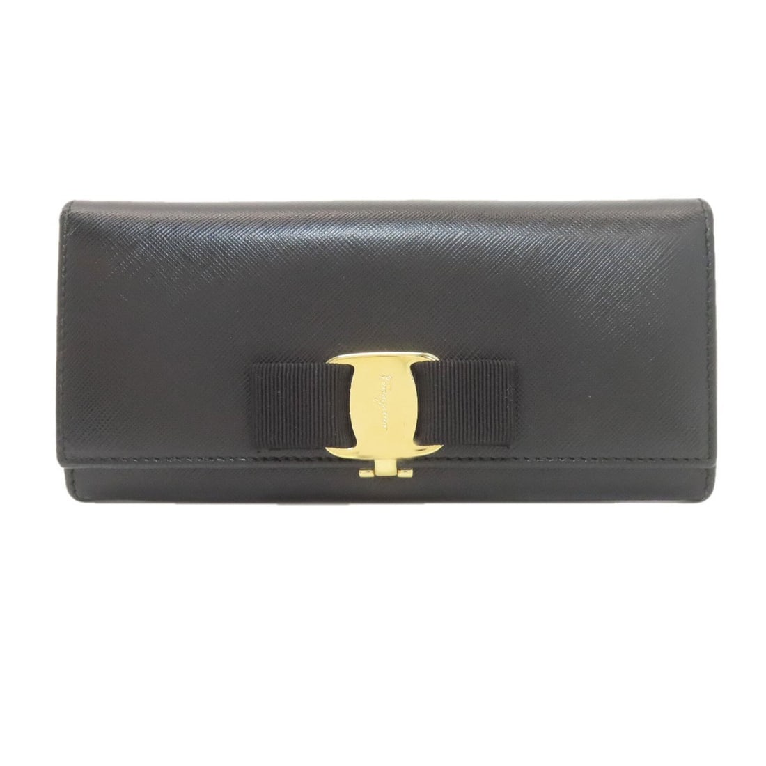 Salvatore Ferragamo Vara Ribbon Long Wallet Leather Women's: --- Catalog ---Category: SizeSize (HxWxD): 10cm x 18cm x 2.5cm / 3.93'' x 7.08'' x 0.98''Category: DesignType: Long wallet (bi-fold)Color: BlackGender: WomenMaterial: Leather Category: GeneralBrand: S