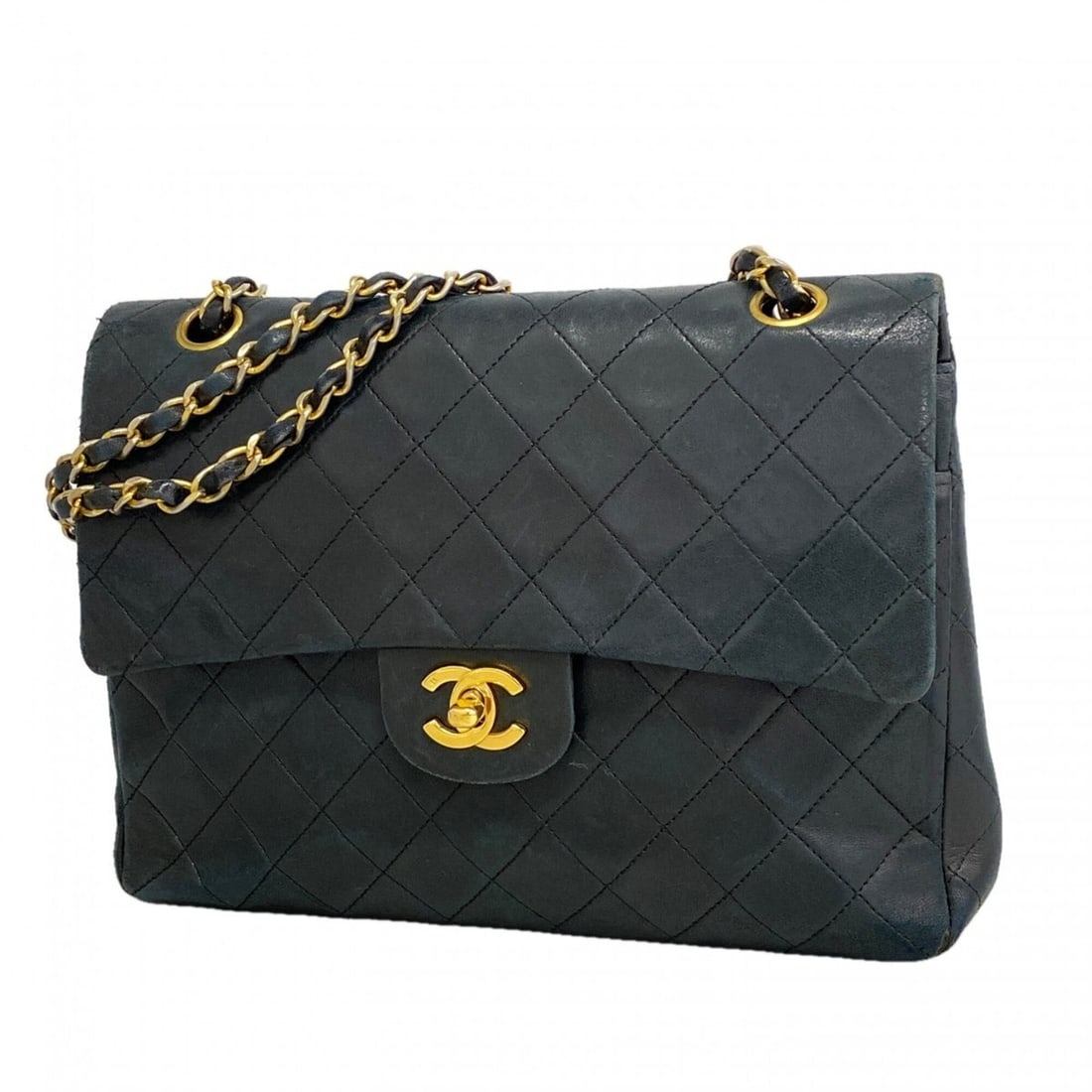 Chanel Matelassé Shoulder Bag, Double Flap, Chain, Lambskin, Black, Women's, OP007680: --- Catalog ---Category: SizeSize (HxWxD): 21cm x 25cm x 7.5cm / 8.26'' x 9.84'' x 2.95''Category: DesignType: Shoulder bagColor: BlackGender: WomenMaterial: Leather Hardware Color: GoldLeather/Fur Ty