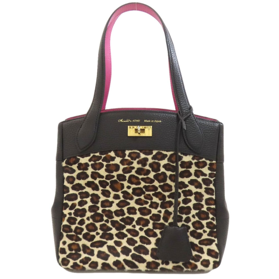 A.D.M.J ADMJ Leopard Print Leather Handbag for Women: --- Catalog ---Category: SizeSize (HxWxD): 21cm x 23cm x 15cm / 8.26'' x 9.05'' x 5.9''Handle Length: 39cm / 15.35''Category: DesignType: HandbagColor: BlackGender: WomenClosure: Turn lockMaterial: Le