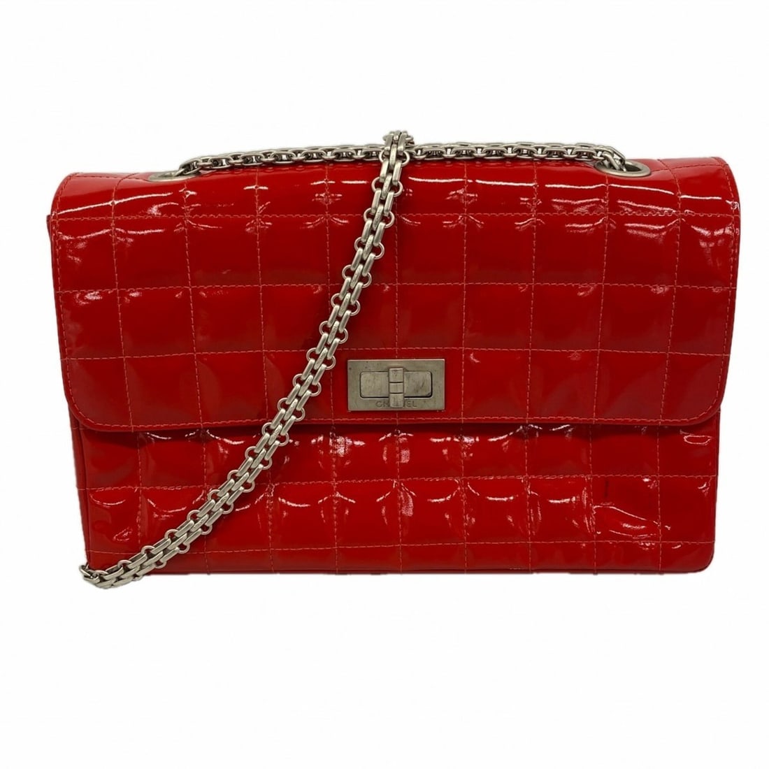 Chanel Shoulder Bag 2.55 Chocolate Bar Double Chain Patent Leather Red Women's: --- Catalog ---Category: SizeSize (HxWxD): 17cm x 25cm x 6cm / 6.69'' x 9.84'' x 2.36''Category: DesignType: Shoulder bagColor: Red colorGender: WomenMaterial: Patent leather Hardware Color: SilverCat