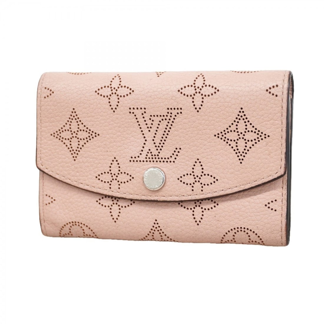 Louis Vuitton Mahina Portemonnaie Anae Wallet/Coin Case M64050 Magnolia (Women's): --- Catalog ---Category: SizeSize (HxWxD): 7.5cm x 12cm x 1.5cm / 2.95'' x 4.72'' x 0.59''Category: DesignType: Coin purse/coin caseColor: MagnoliaGender: WomenCategory: GeneralMPN: M64050Brand: Louis