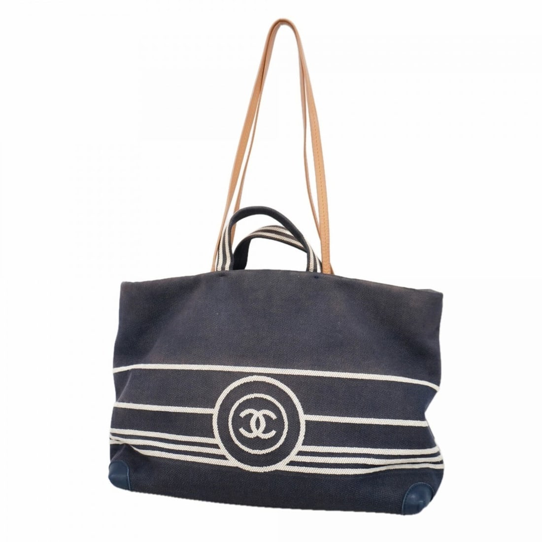 Chanel handbag, denim, navy, 2-way bag for women: --- Catalog ---Category: SizeSize (HxWxD): 31cm x 39cm x 15cm / 12.2'' x 15.35'' x 5.9''Category: DesignType: HandbagColor: NavyGender: WomenMaterial: Denim Hardware Color: SilverCategory: GeneralBran