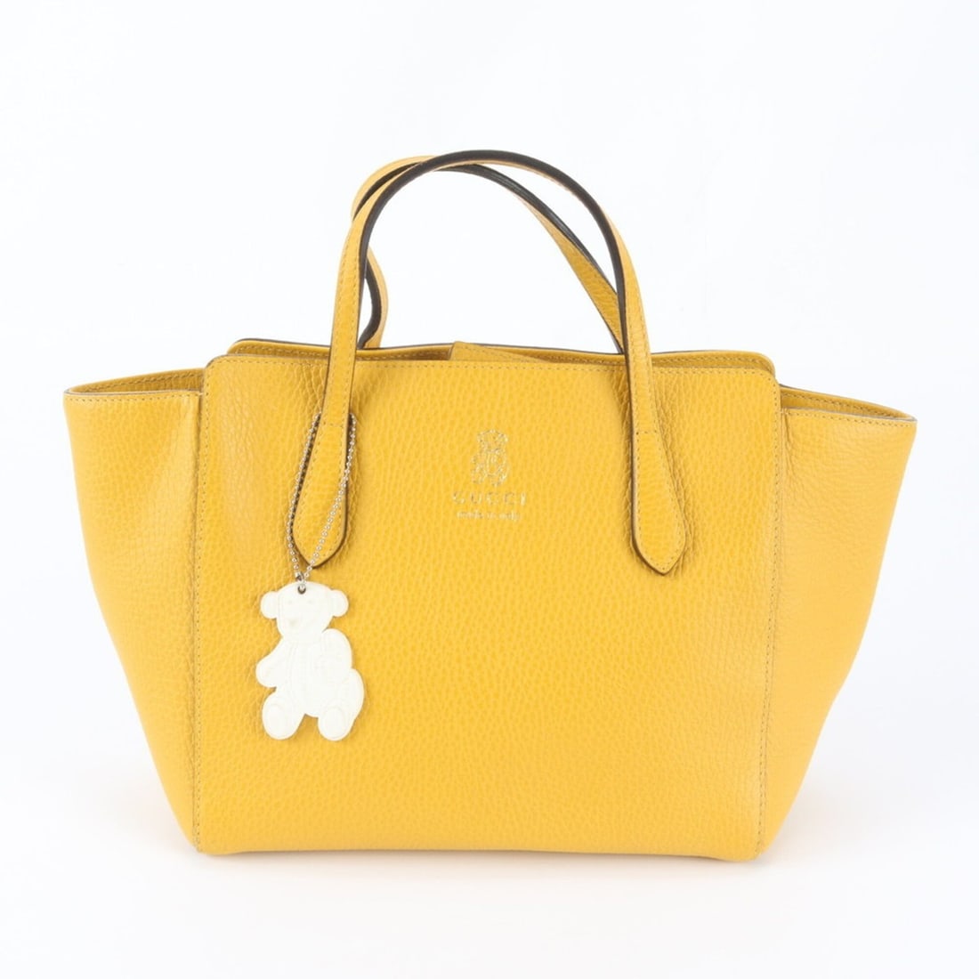 Gucci Swing 355640 Leather Handbag Tote Bag Brand Women's: --- Catalog ---Category: SizeSize (HxWxD): 18cm x 22cm x 10cm / 7.08'' x 8.66'' x 3.93''Handle Length: 37cm / 14.56''Category: DesignType: HandbagColor: Mustard, YellowGender: WomenMaterial: Leather C