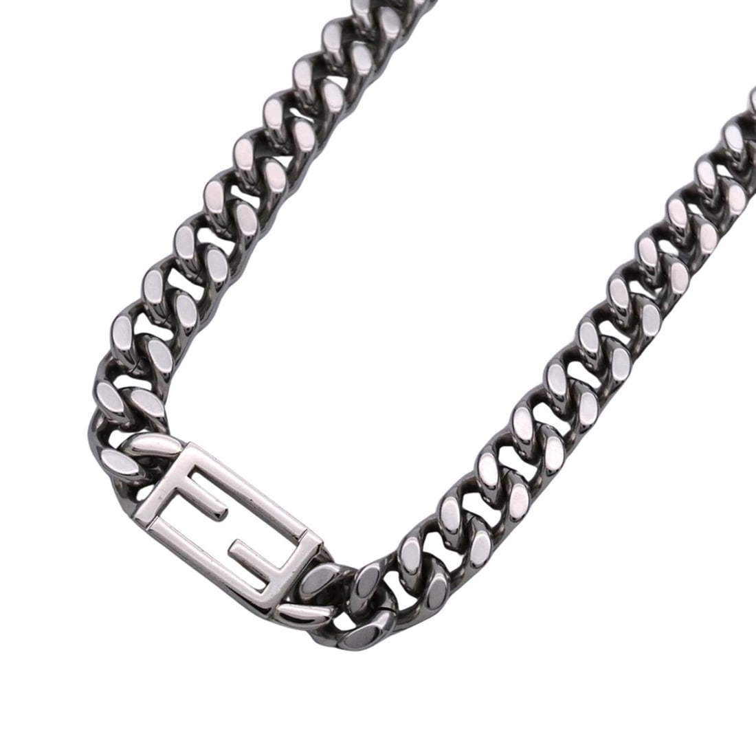 Fendi necklace for women and men, brand name, baguette shape, metal, silver chain necklace, curb: --- Catalog ---Category: SizePendant Size: 11.8mm x 20mm / 0.46'' x 0.78''Neck Circumference: 43 cm / 16.92''Category: DesignColor: SilverGender: Men,WomenMaterial: MetalNecklace Type: NecklaceCategor
