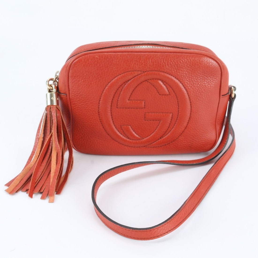 Gucci Soho Disco Bag Tassel 308364 Leather Shoulder Crossbody Women's: --- Catalog ---Category: SizeSize (HxWxD): 15cm x 20cm x 7cm / 5.9'' x 7.87'' x 2.75''Strap Length: 130cm / 51.18''Category: DesignType: Shoulder bagColor: Red colorGender: WomenMaterial: Leather Cate