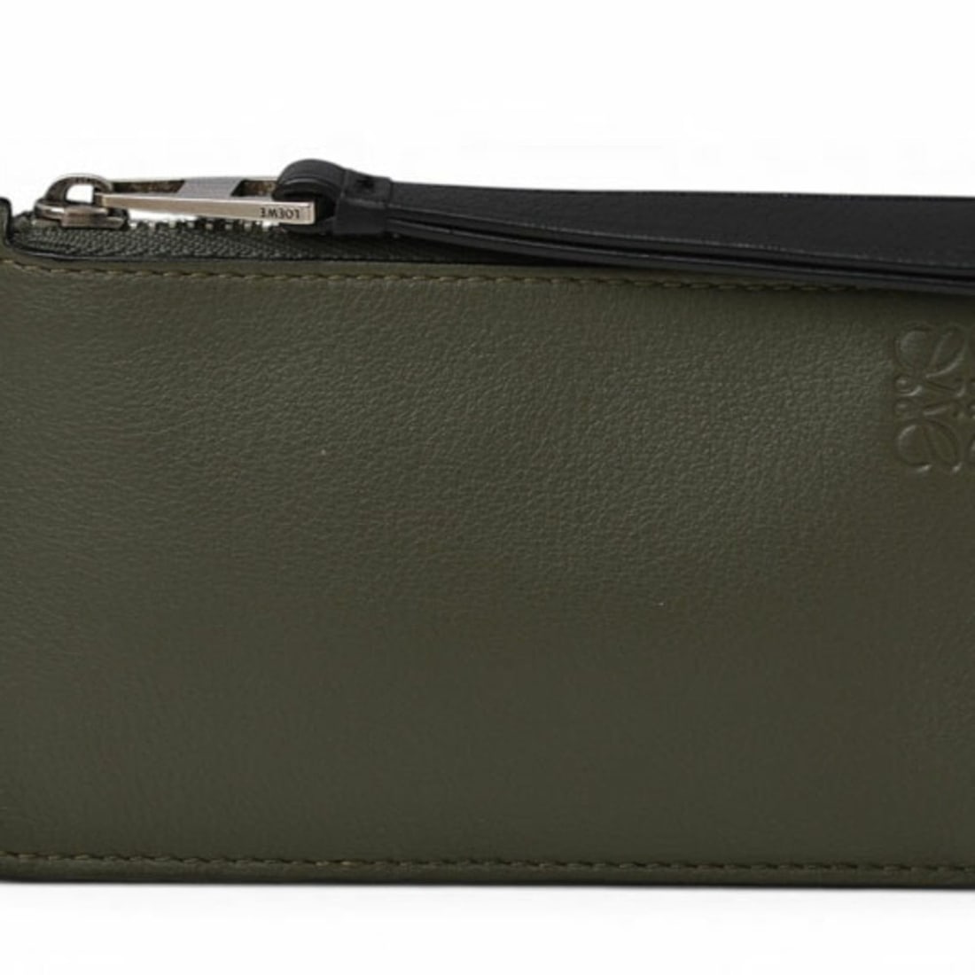 Loewe coin case, card fragment mini wallet, khaki brown: --- Catalog ---Category: SizeSize (HxWxD): 7.5cm x 12.5cm x 1cm / 2.95'' x 4.92'' x 0.39''Category: DesignType: Coin purse/coin caseColor: Khaki brownGender: Women,MenMaterial: Leather Category: Gener