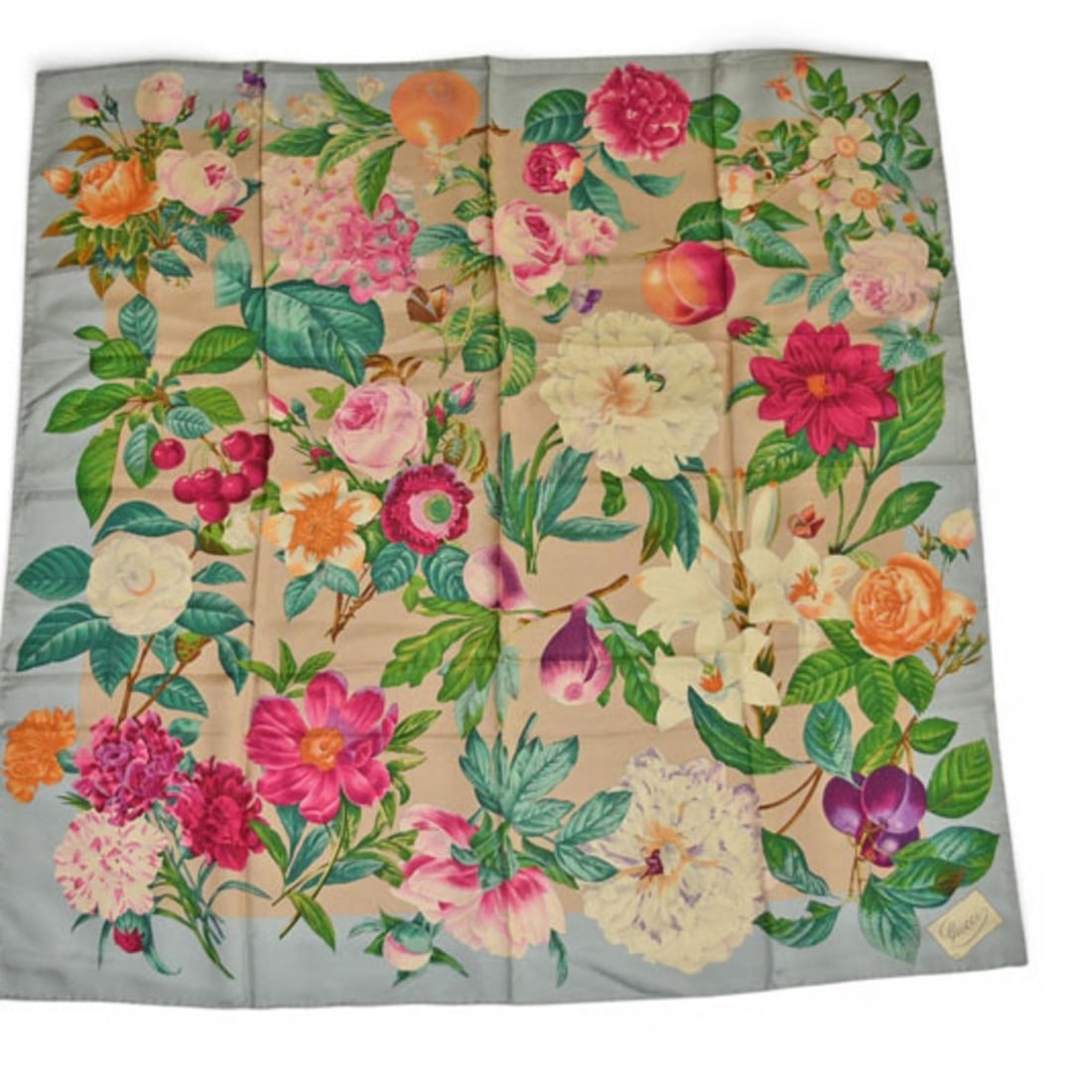 Gucci scarf/muffler, large size, floral print, green multi-color.: --- Catalog ---Category: SizeSize (LxW): 86cm x 86cm / 33.85'' x 33.85''Category: DesignType: ScarfColor: Green, Multi-colorGender: WomenMaterial: Silk Category: GeneralBrand: GucciCountry of Origin: 
